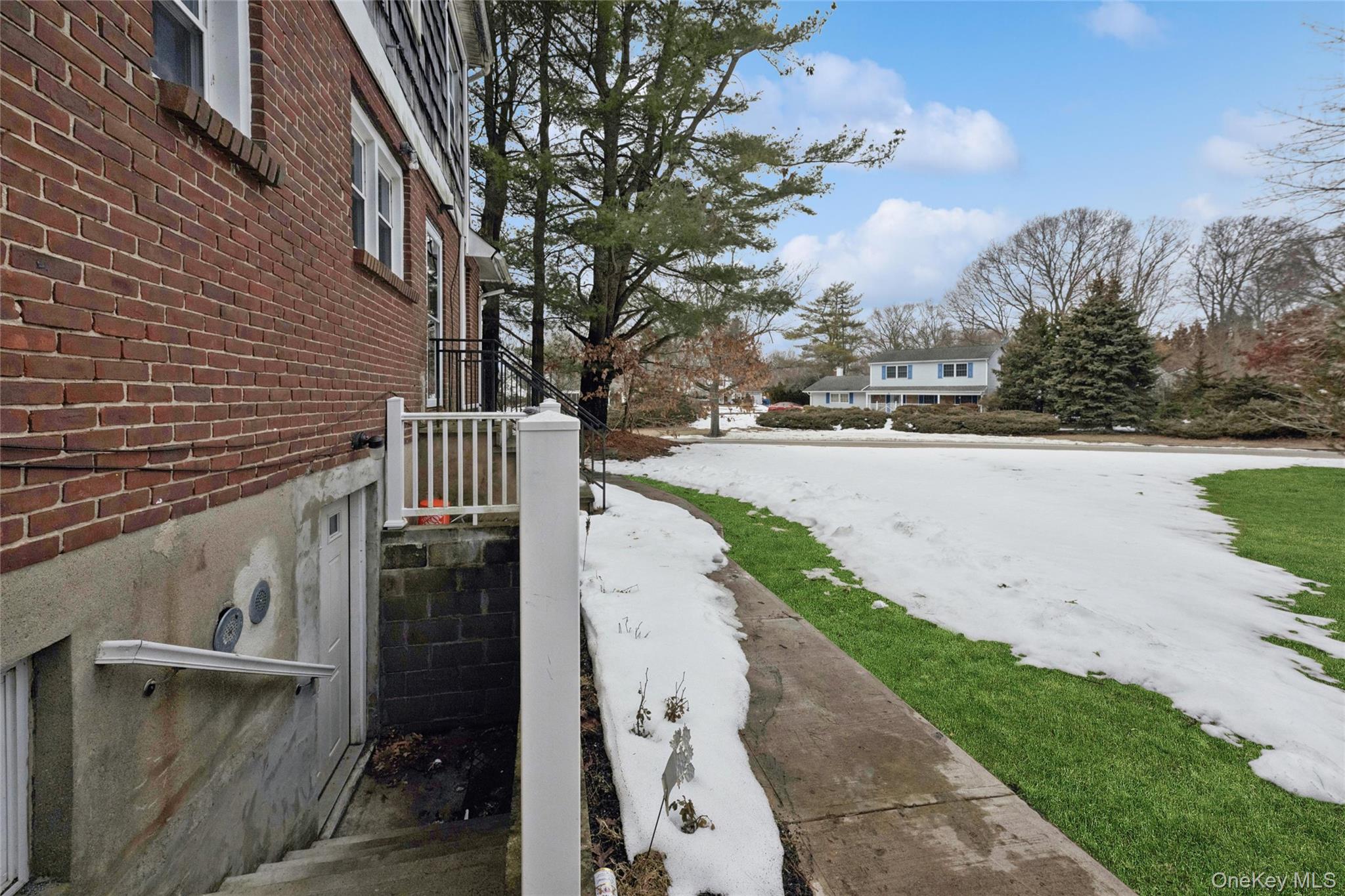 5 Wedgewood Drive, Coram, NY 11727