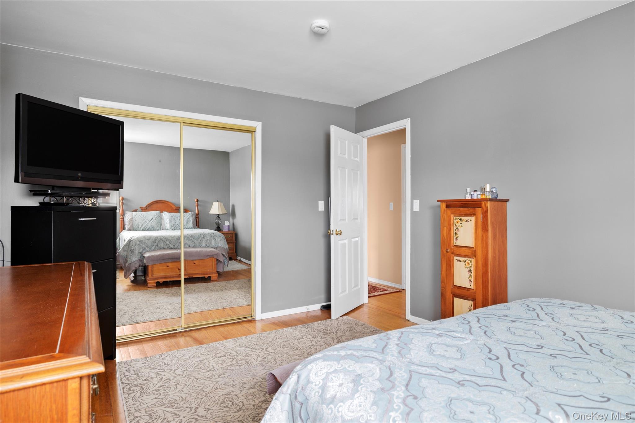 830 N Broome Avenue, Lindenhurst, NY 11757