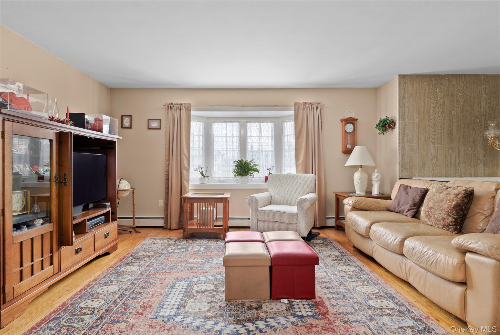 830 N Broome Avenue, Lindenhurst, NY 11757