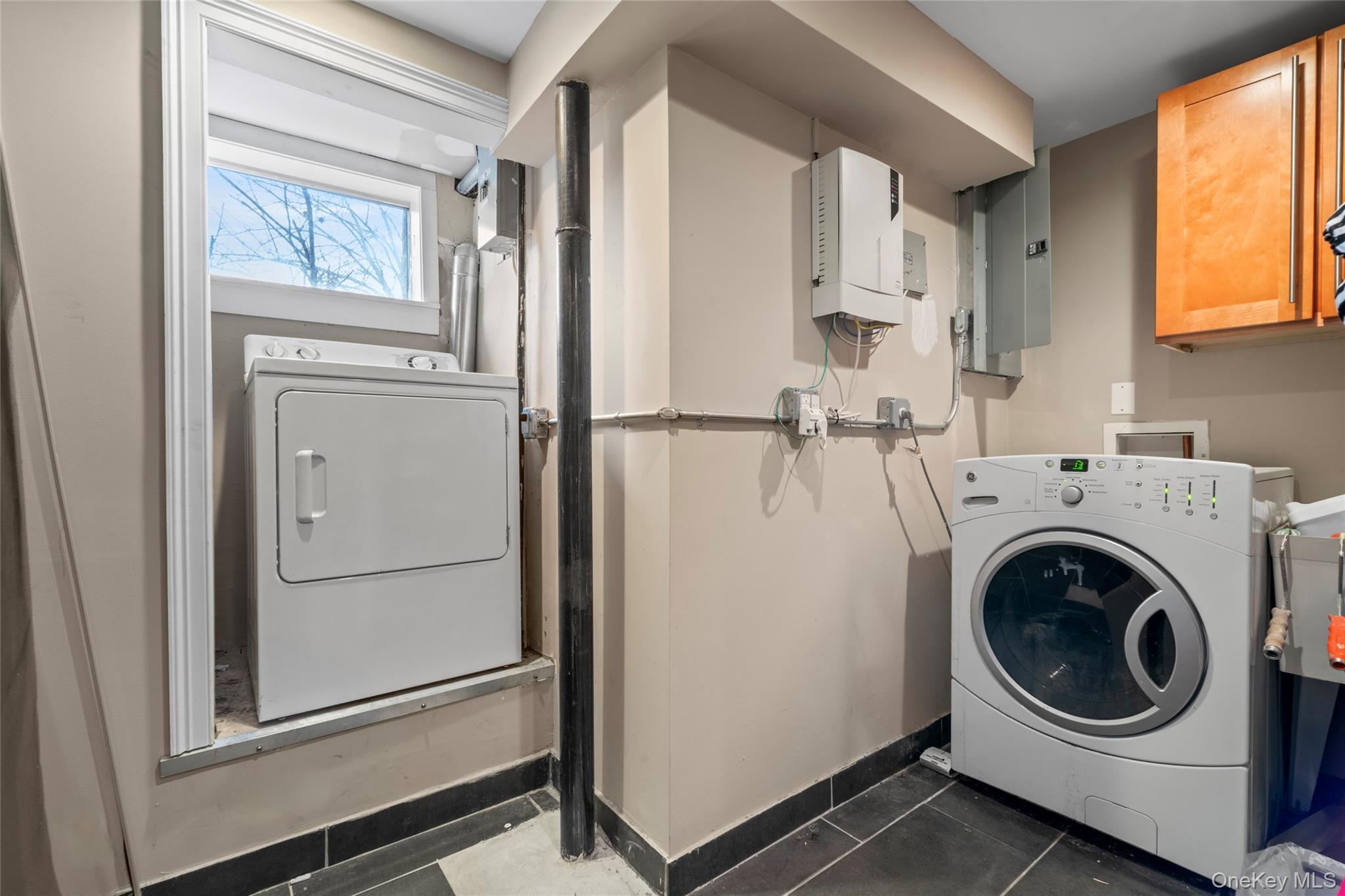 5812 77th Place, Middle Village, NY 11379