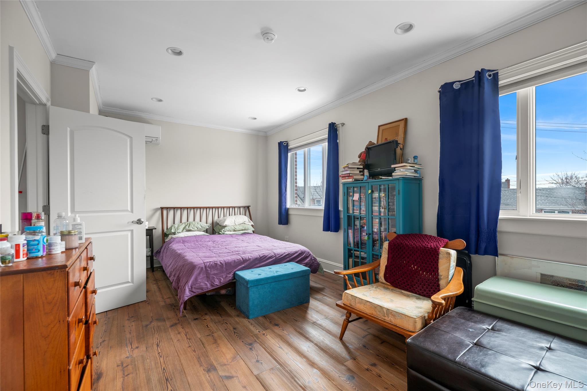 5812 77th Place, Middle Village, NY 11379