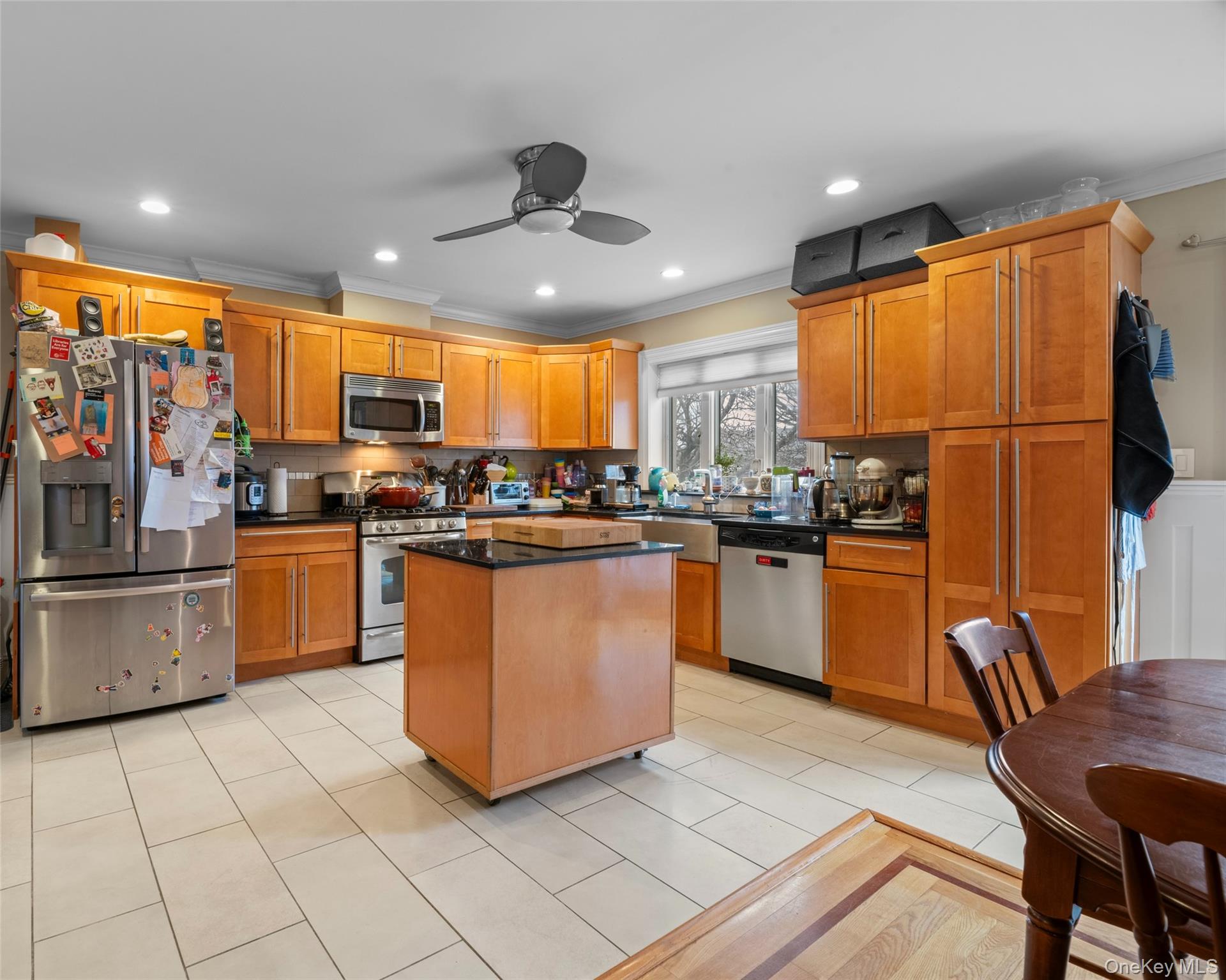 5812 77th Place, Middle Village, NY 11379