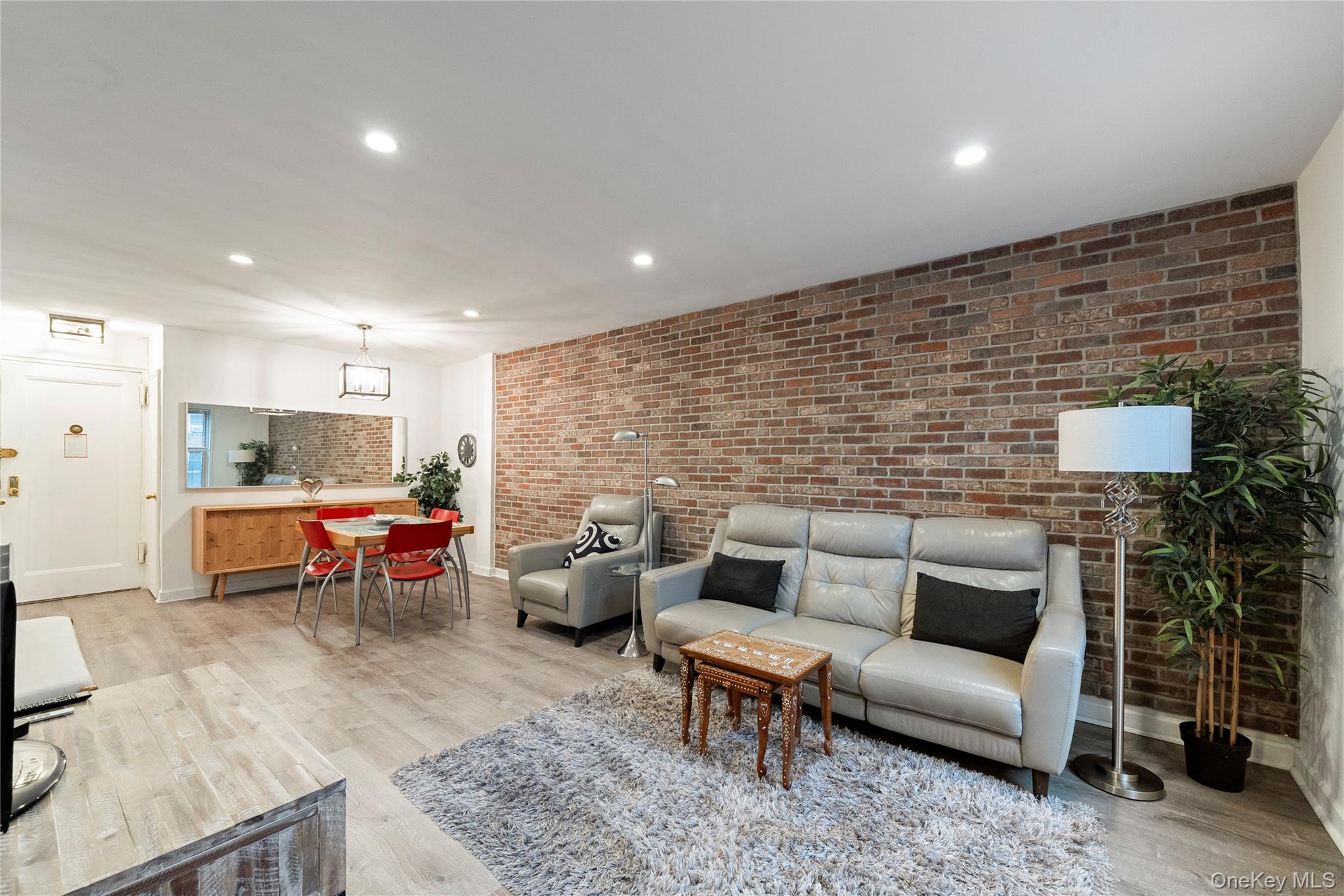 67-25 Clyde Street # 3M, Forest Hills, NY 11375