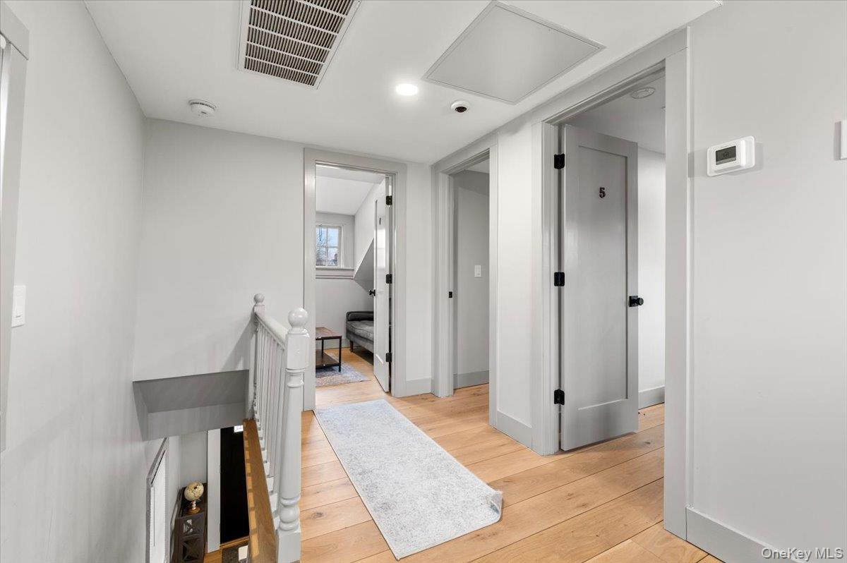 64 Broadway, Amityville, NY 11701