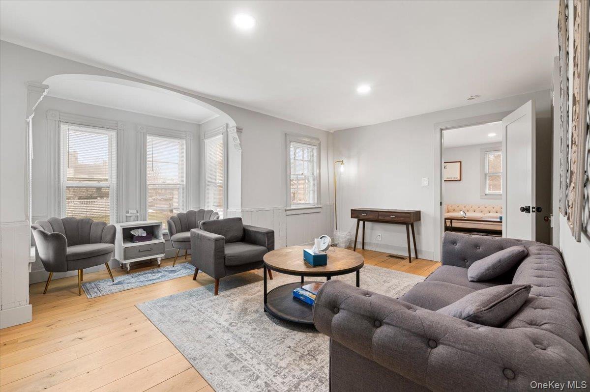 64 Broadway, Amityville, NY 11701