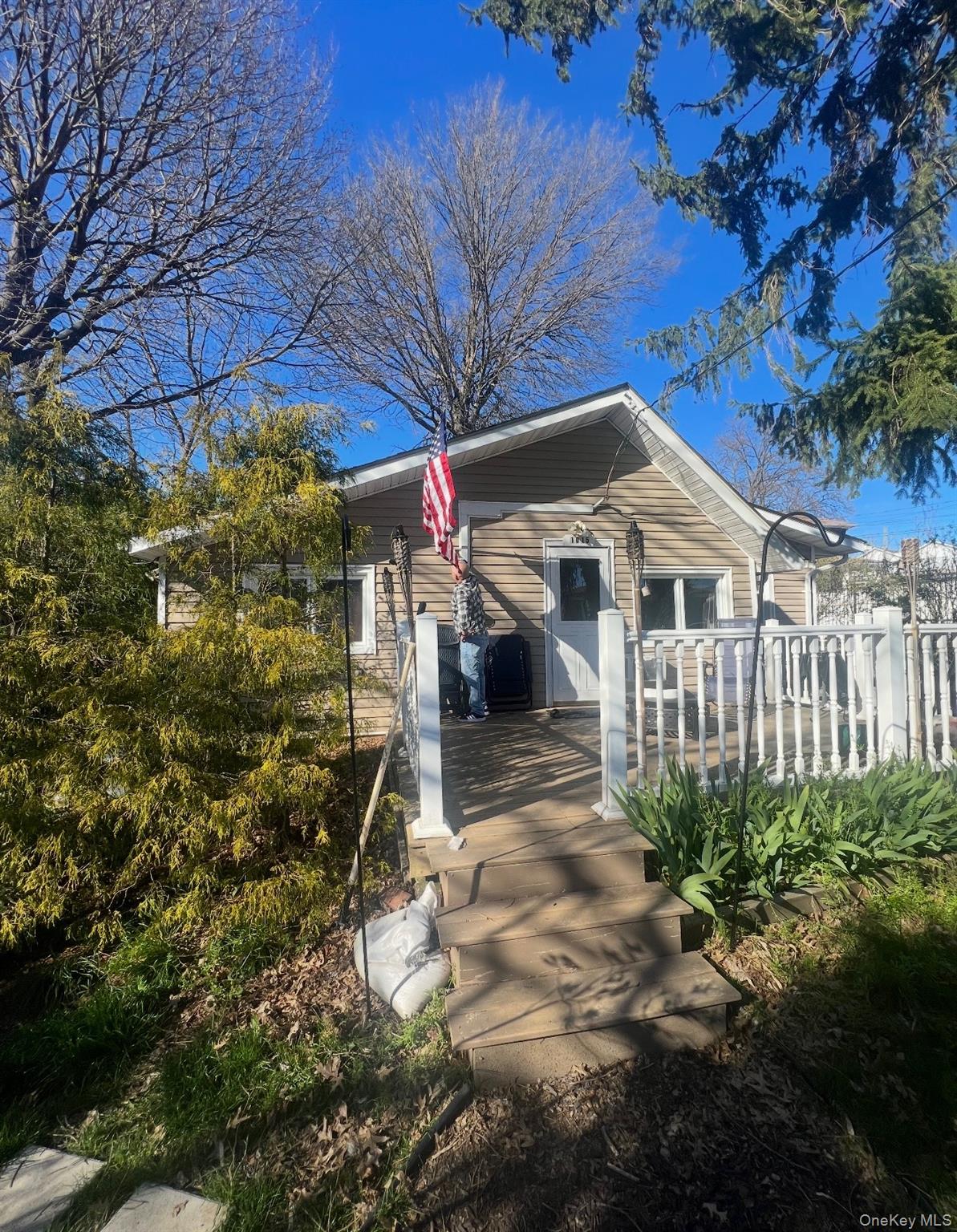 1015 Harding Park, Bronx, NY 10473