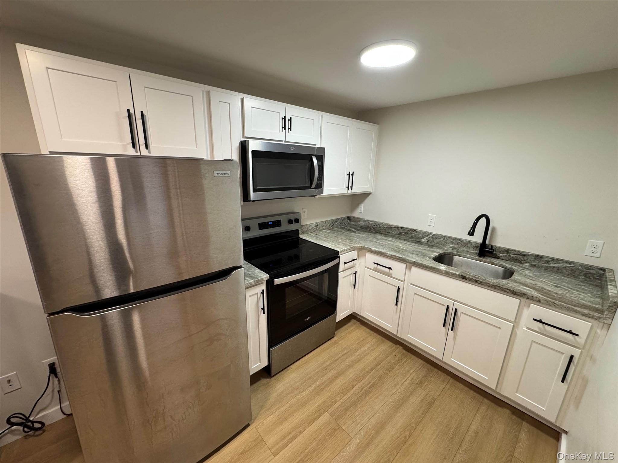 98 E Market Street # A8, Hyde Park, NY 12538