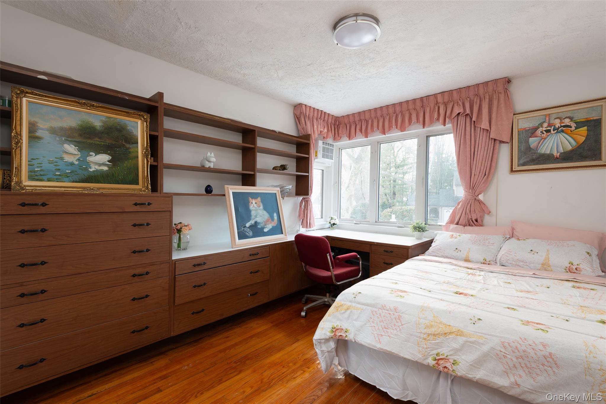 200 Melbourne Road, Great Neck, NY 11021