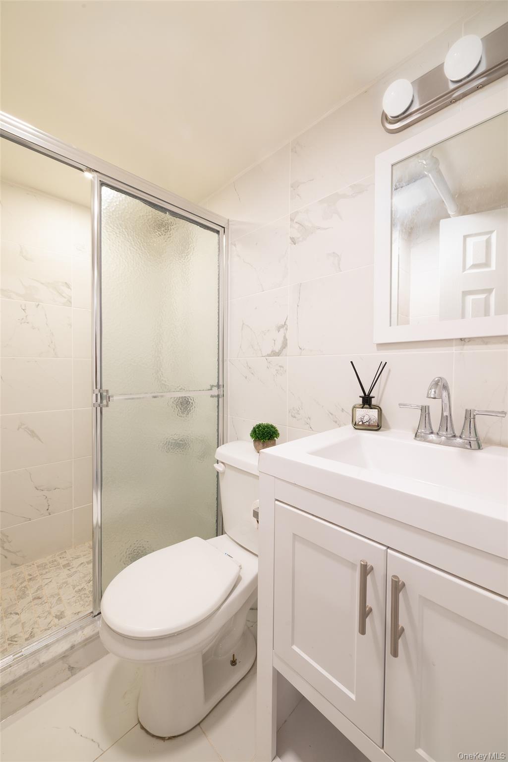 200 Melbourne Road, Great Neck, NY 11021