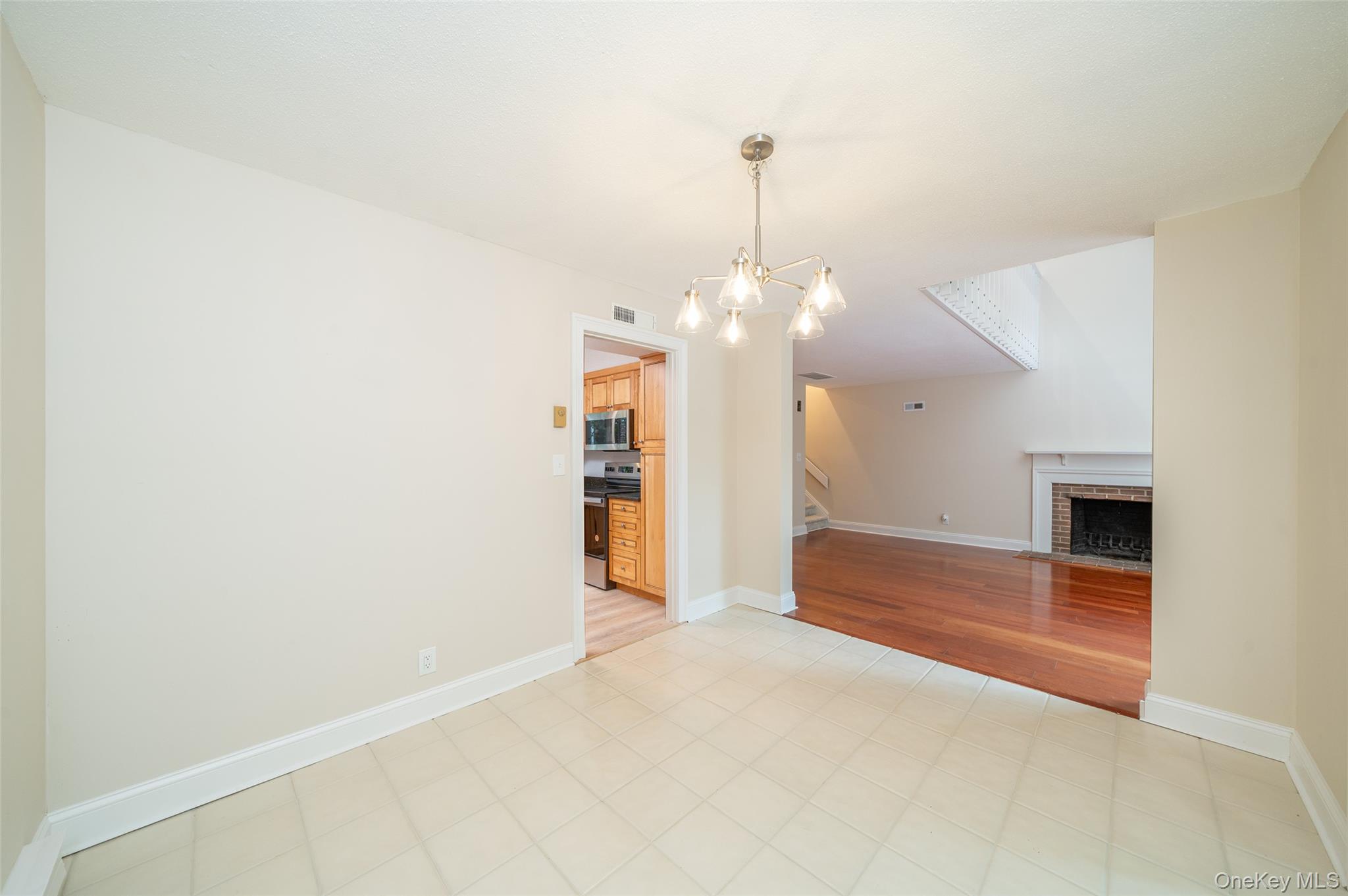 5 Grove Mews, Chappaqua, NY 10514