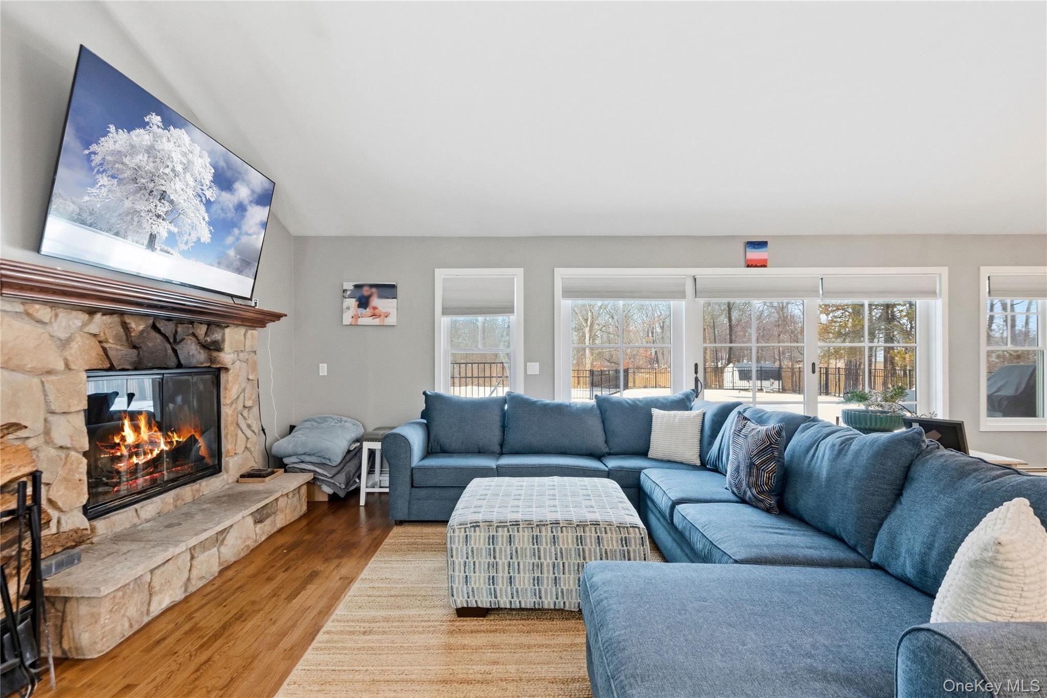 4 Monte Lane, Center Moriches, NY 11934