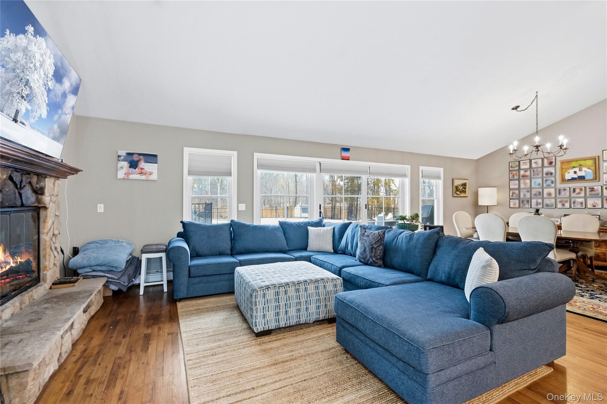 4 Monte Lane, Center Moriches, NY 11934