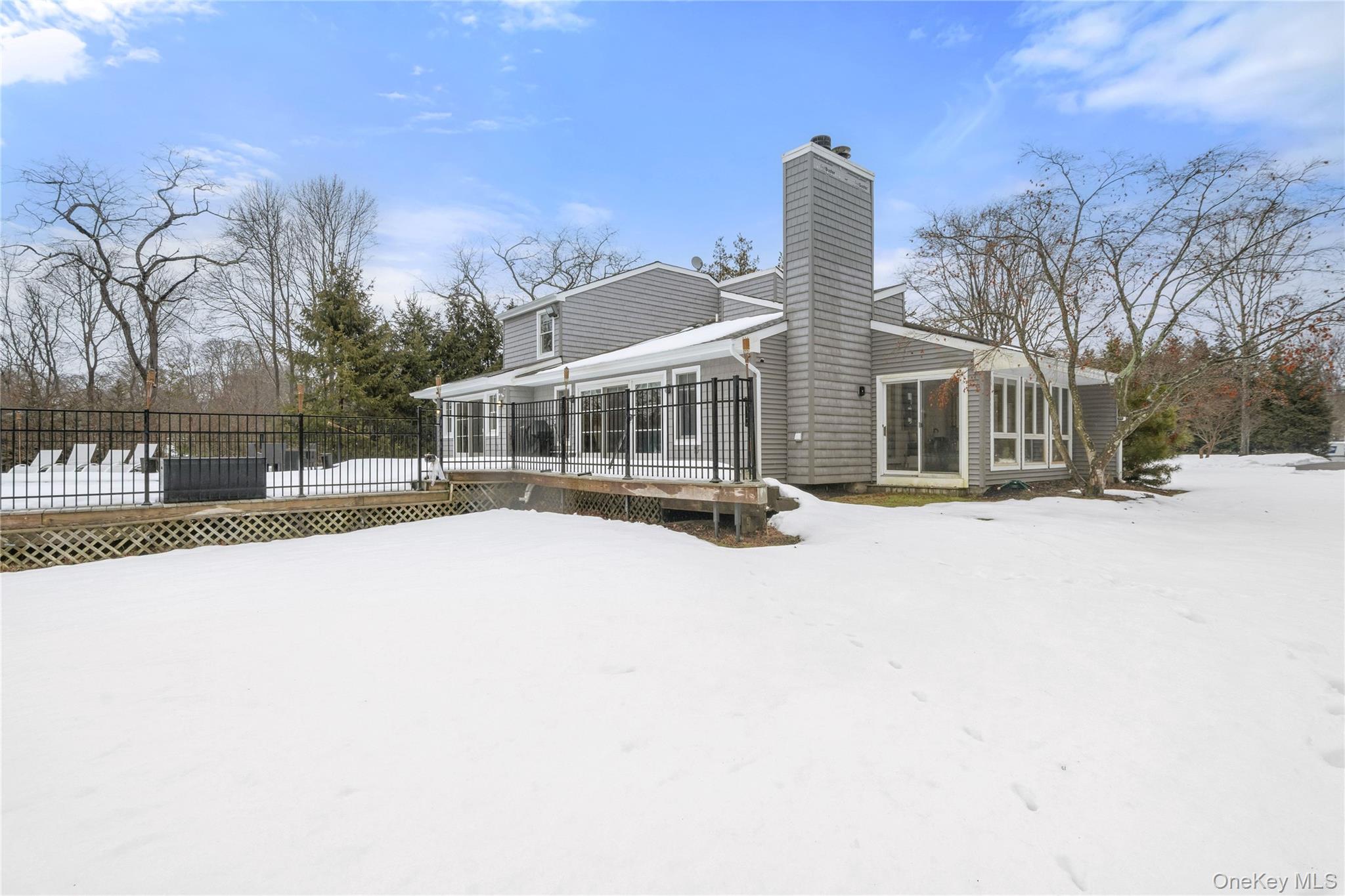 4 Monte Lane, Center Moriches, NY 11934