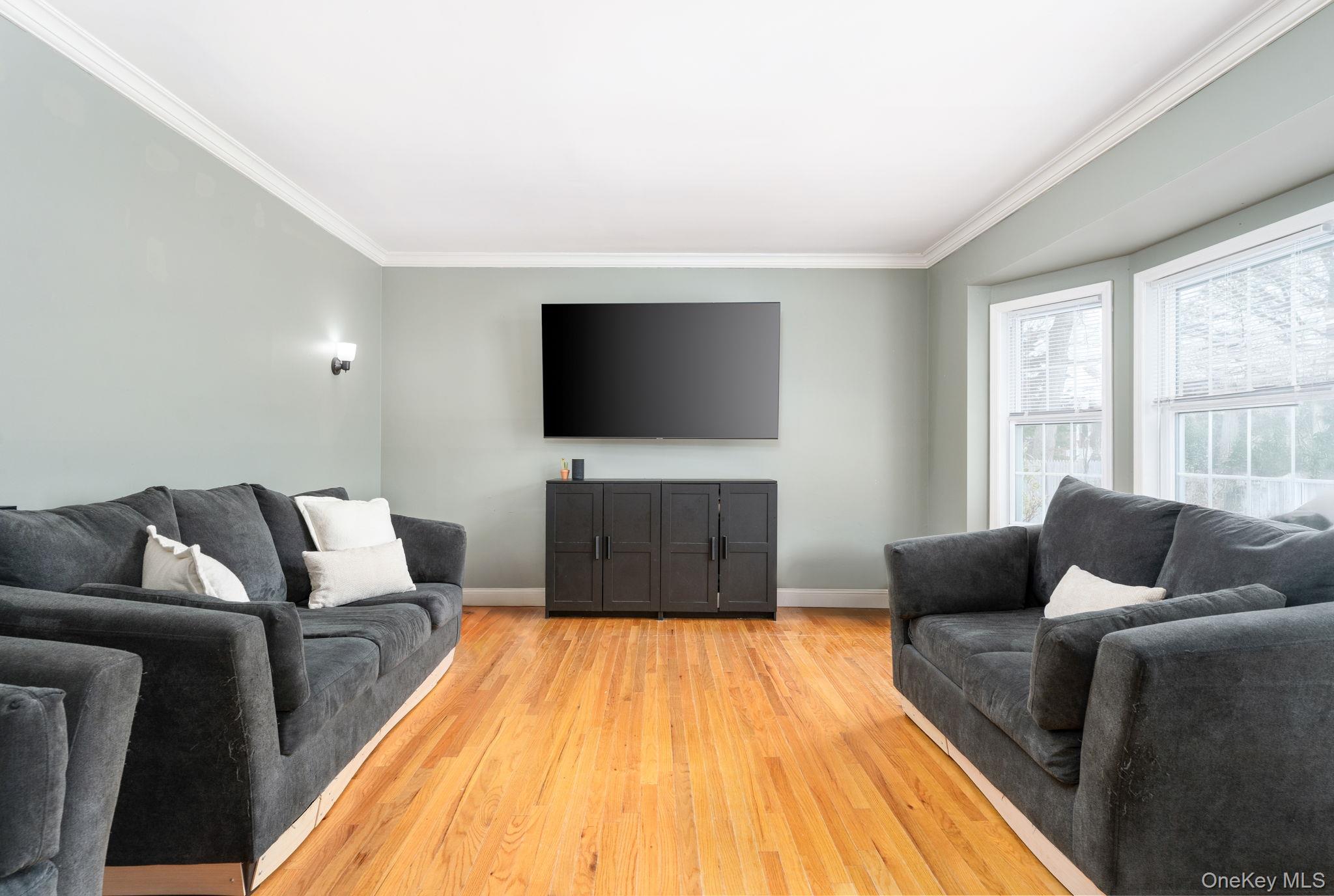 4 Rowe Street, Coram, NY 11727