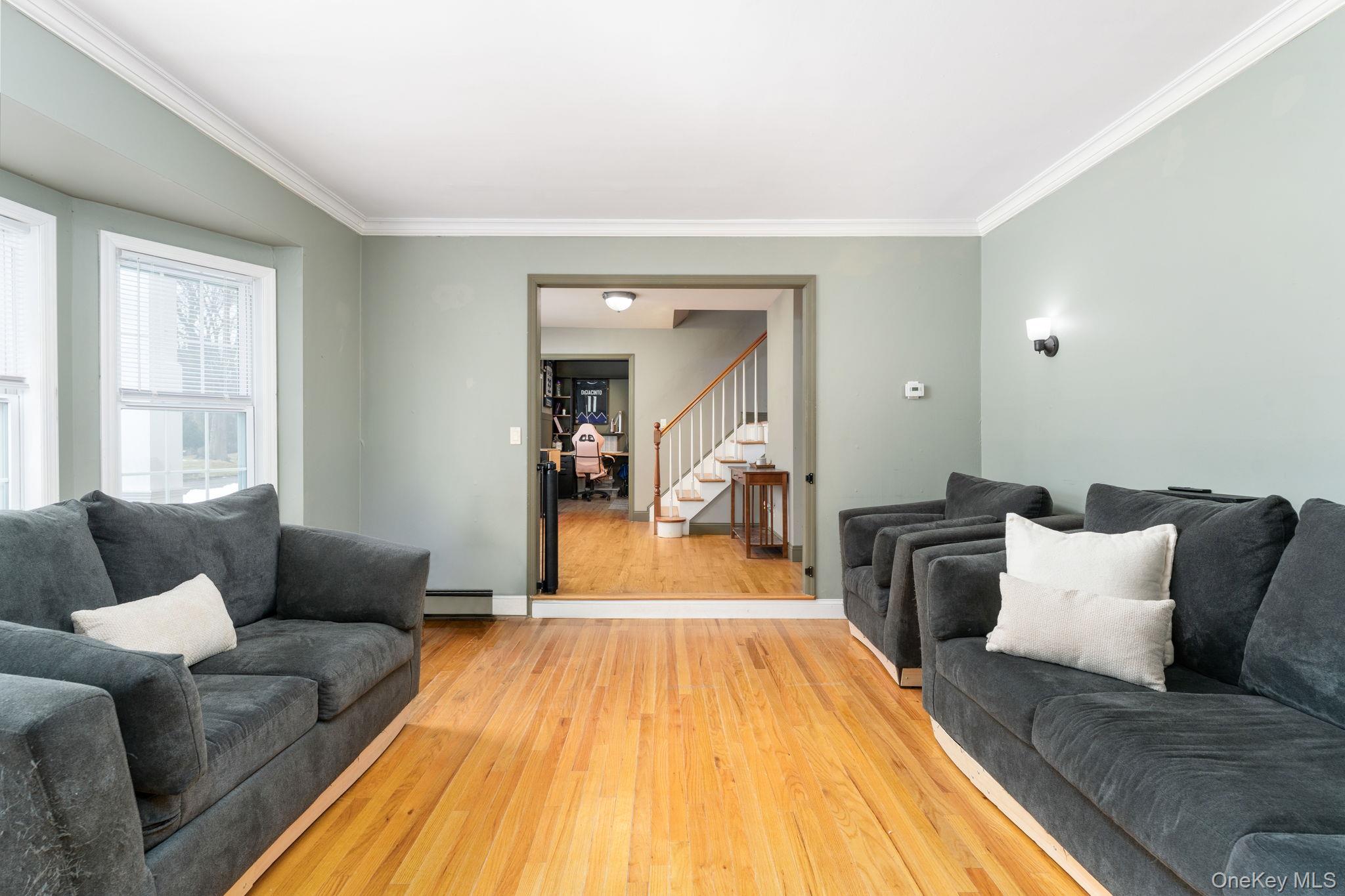 4 Rowe Street, Coram, NY 11727