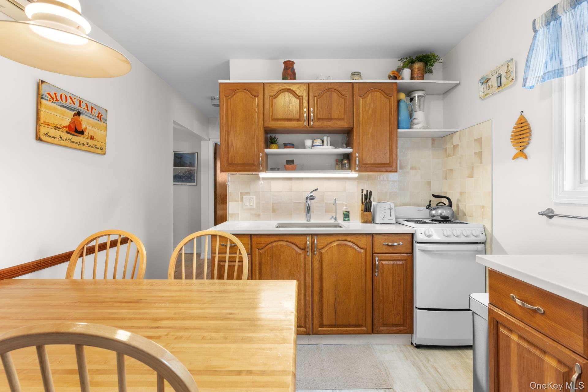 12 Sanger Place, Montauk, NY 11954