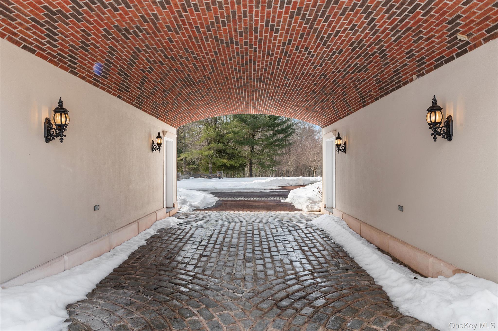 4 Cowdray Park Drive, Armonk, NY 10504