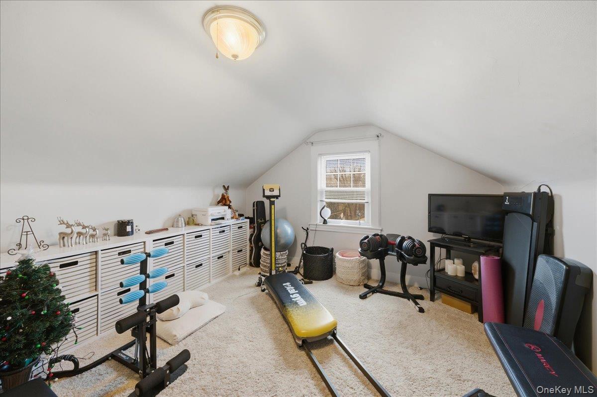 490 Carol Place, Pelham, NY 10803