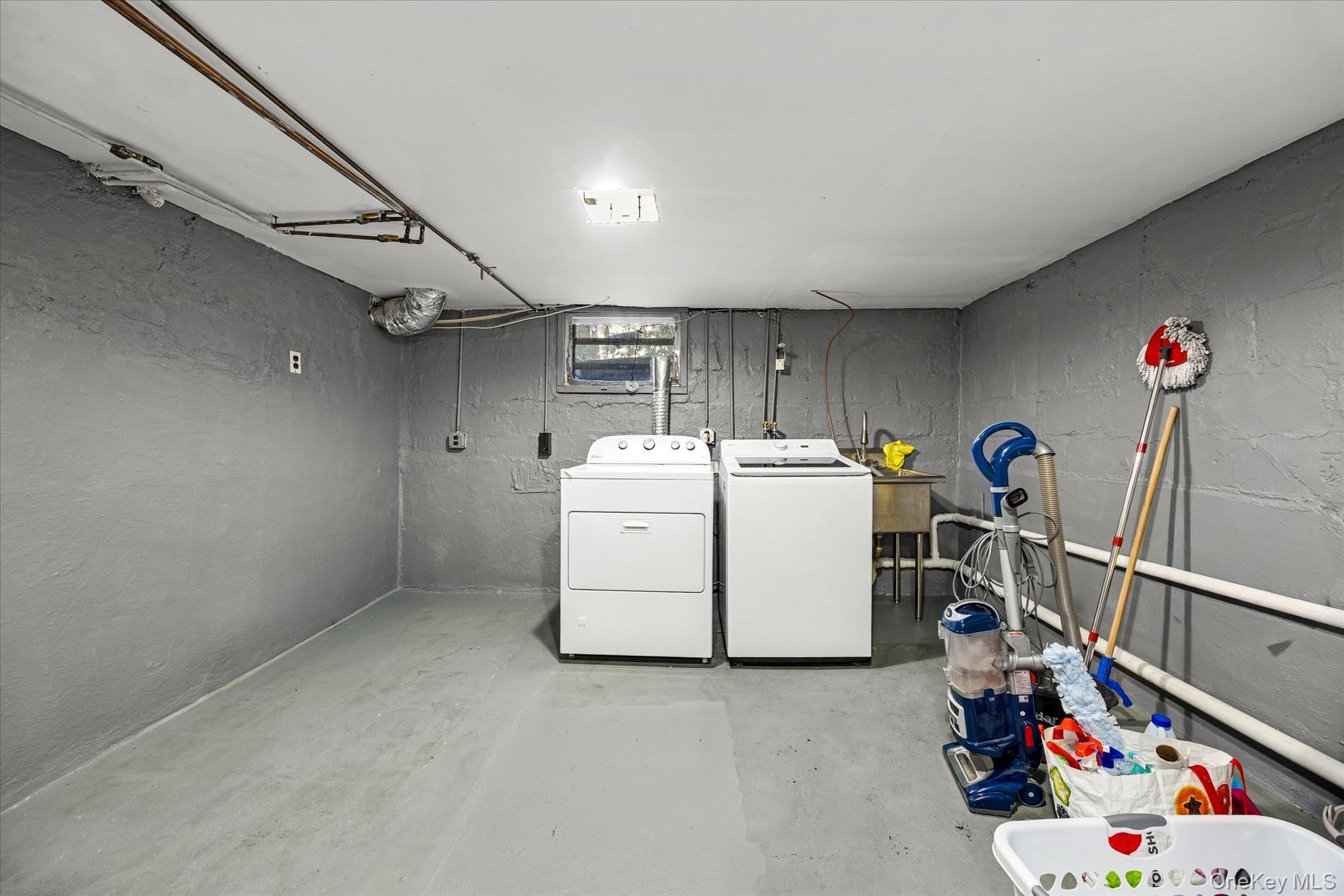 118 Baker Hill Road, Great Neck, NY 11023