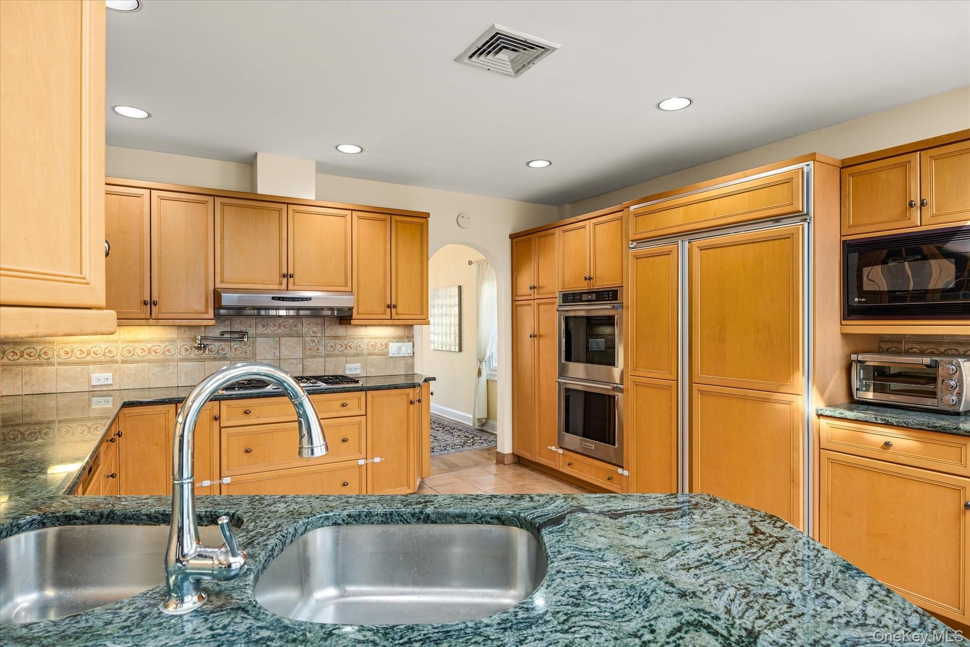 118 Baker Hill Road, Great Neck, NY 11023