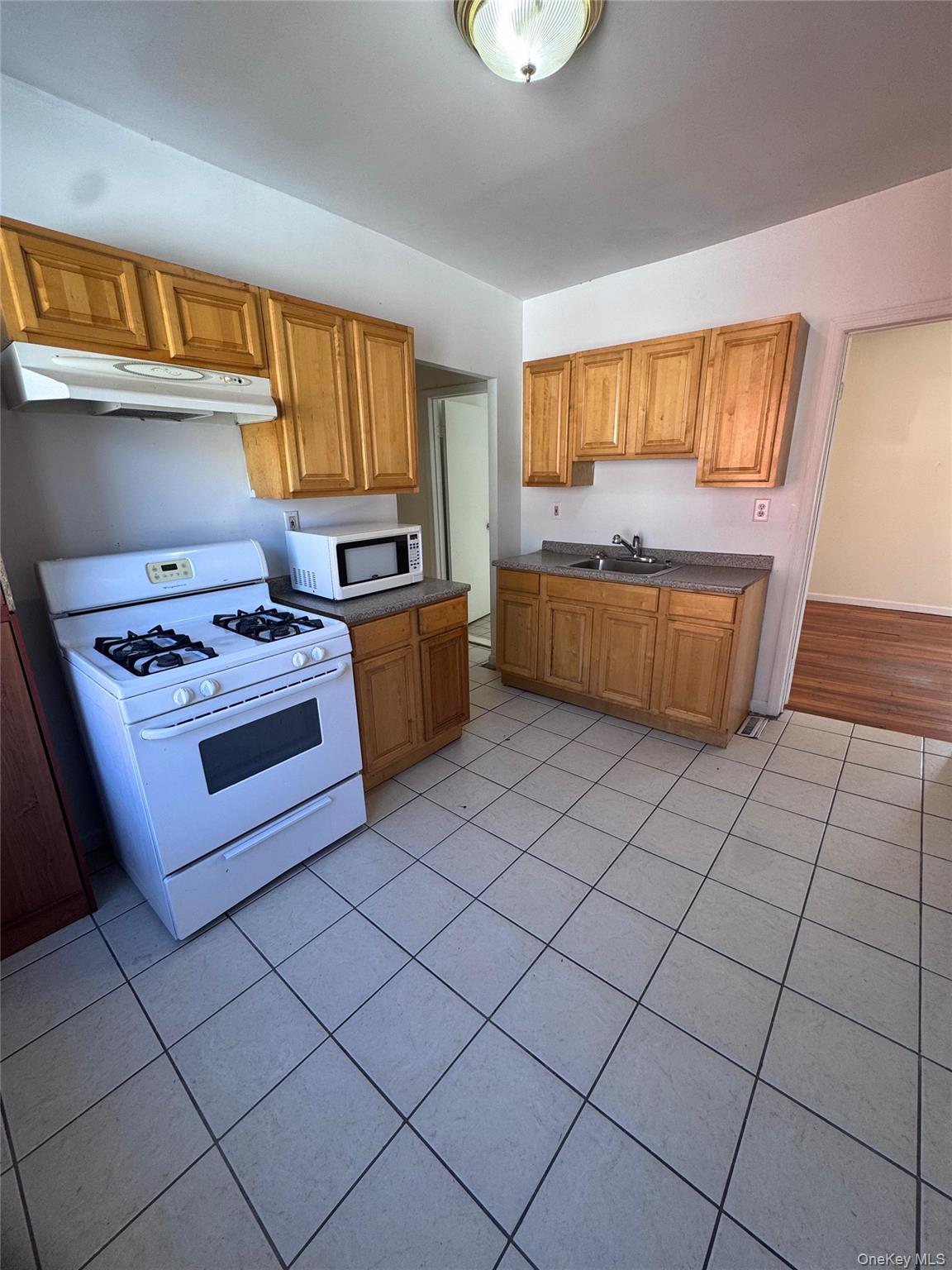 4 Gray Street # Apt #2, Poughkeepsie, NY 12603