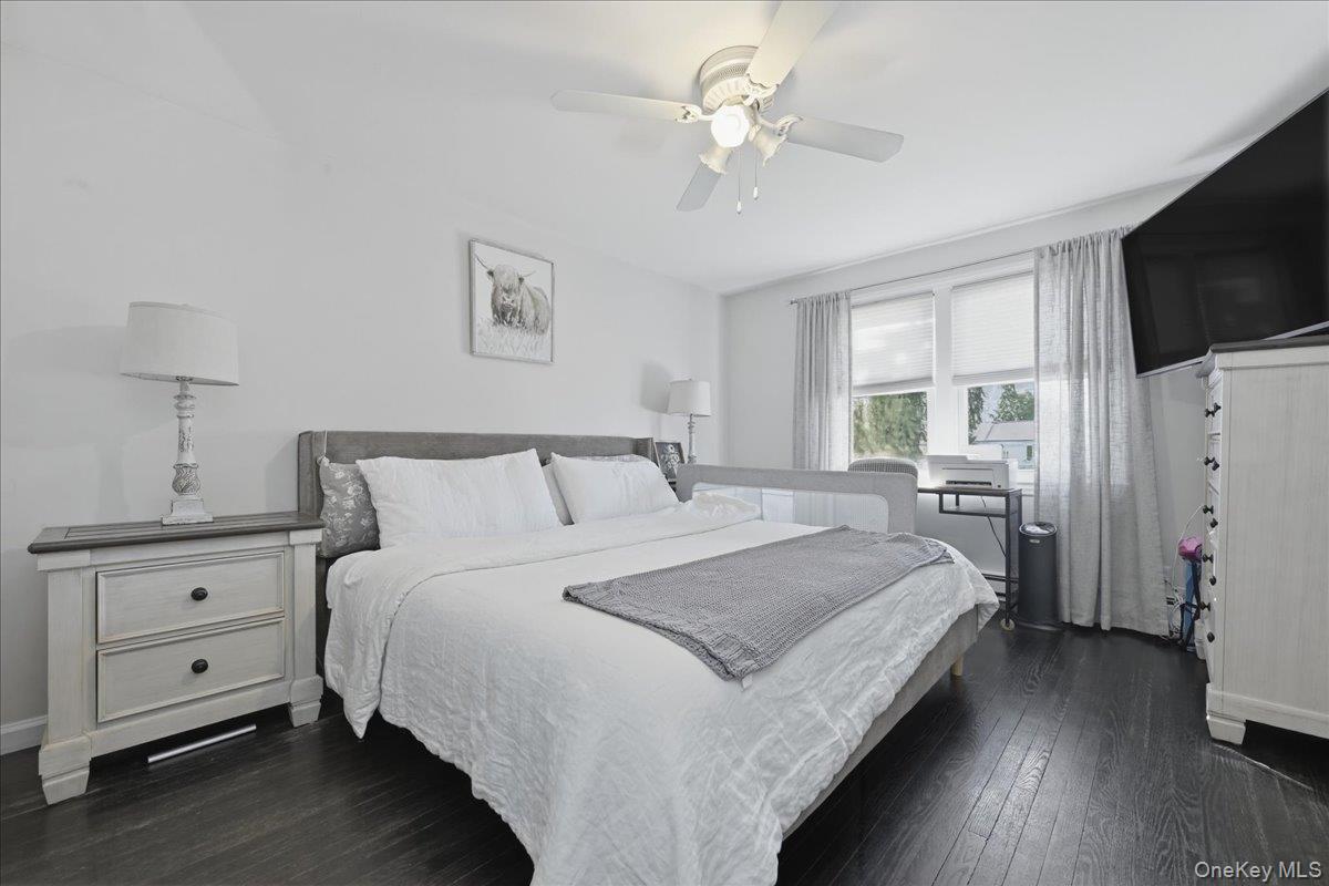 17 Hawthorne Street, Massapequa, NY 11758