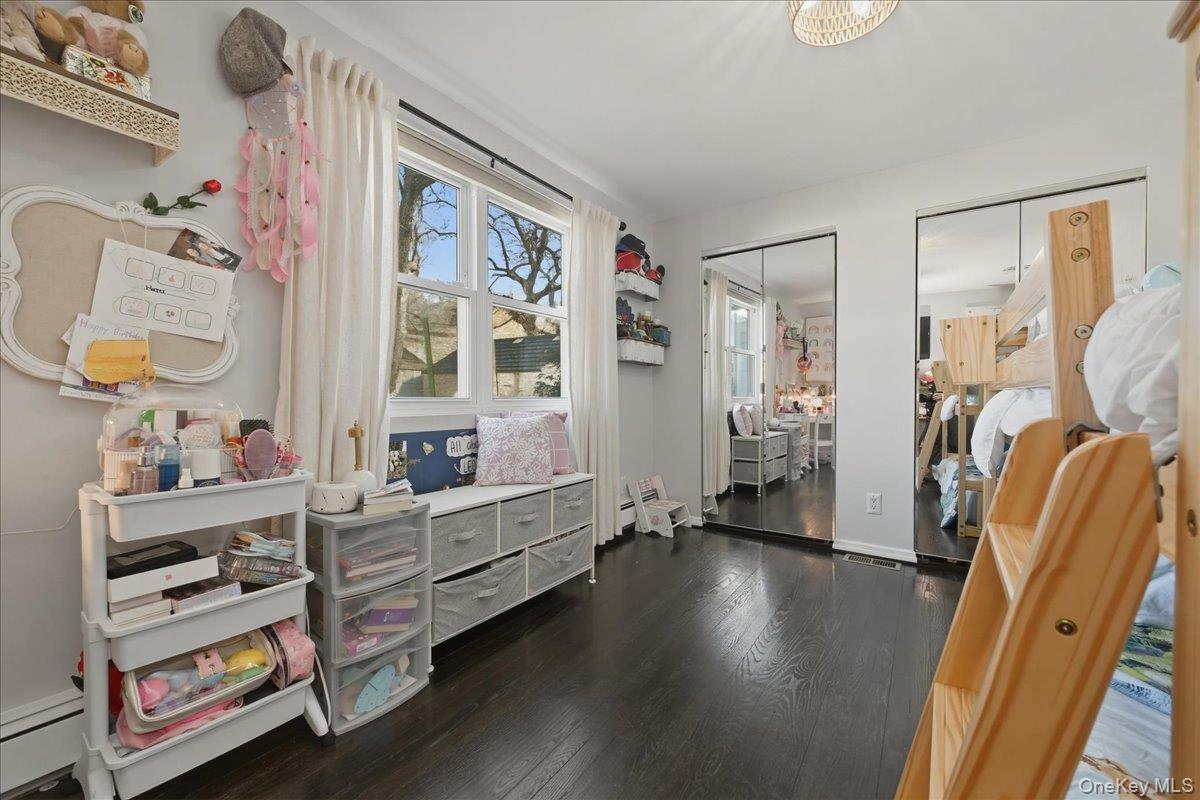 17 Hawthorne Street, Massapequa, NY 11758