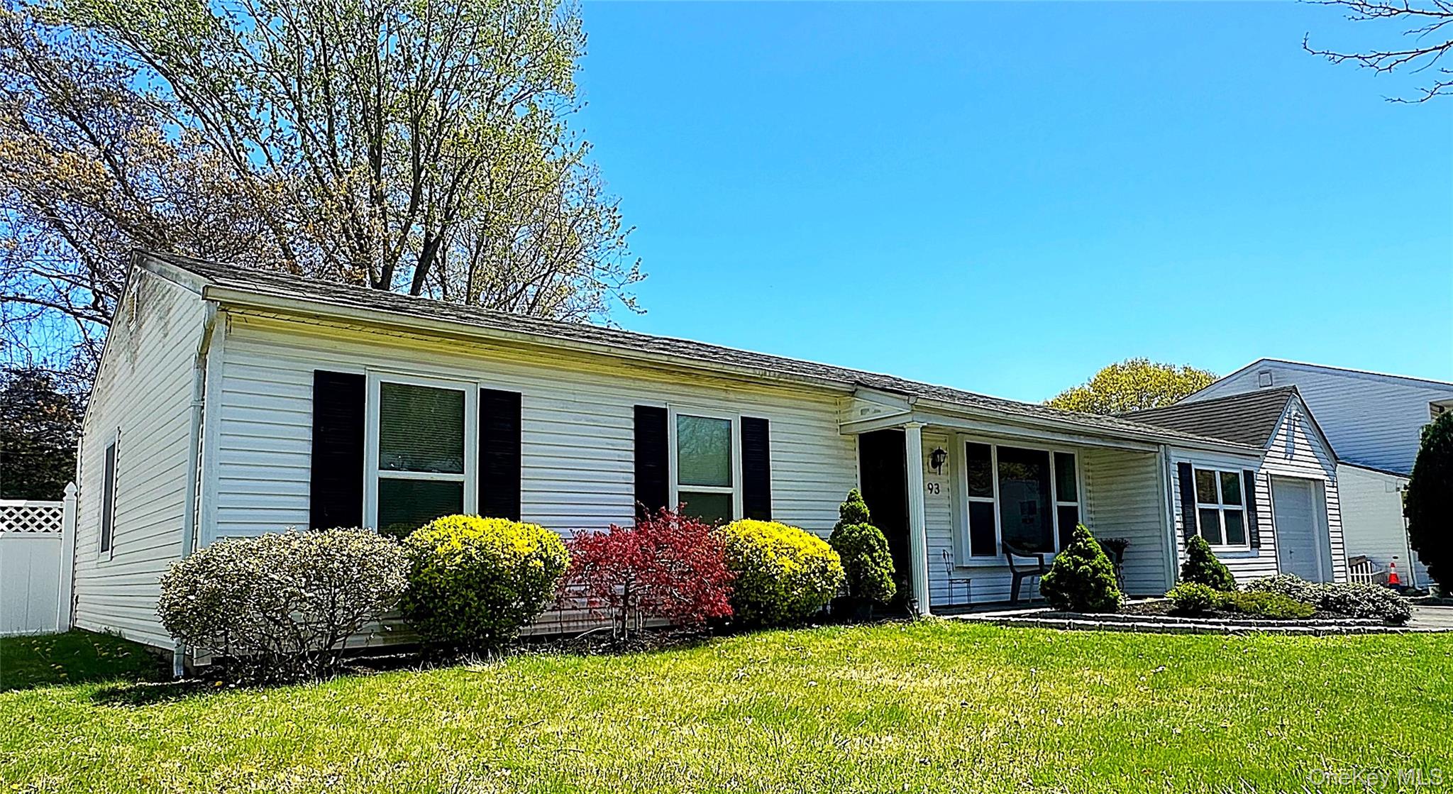 93 Burleigh Drive, Holbrook, NY 11741