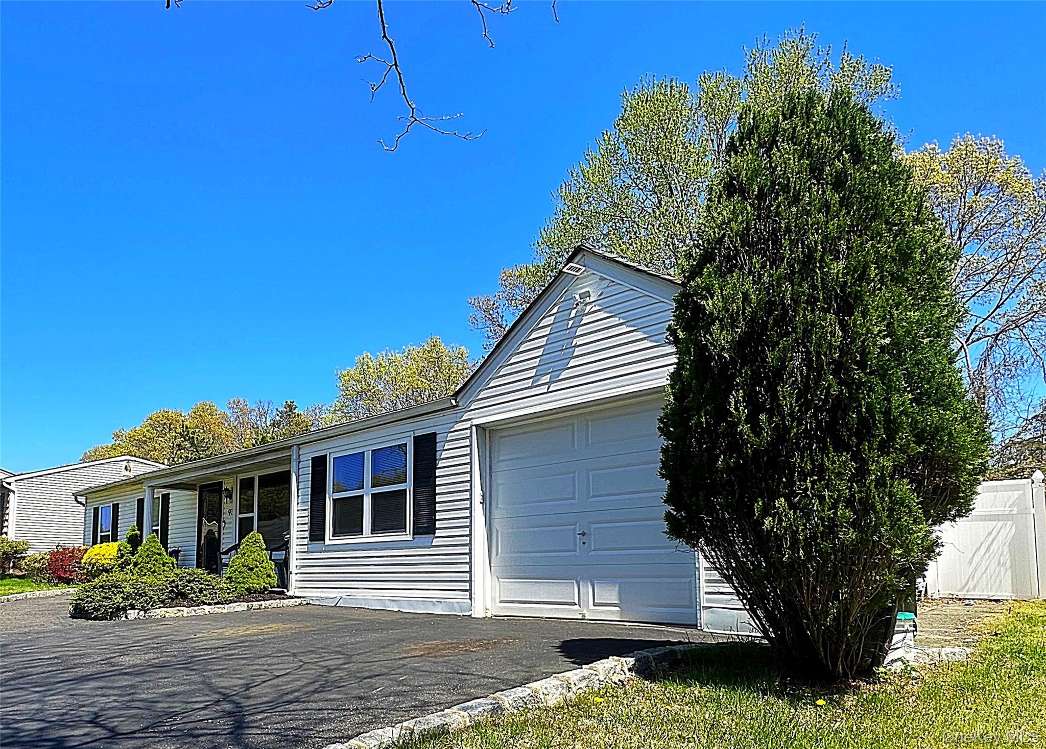 93 Burleigh Drive, Holbrook, NY 11741