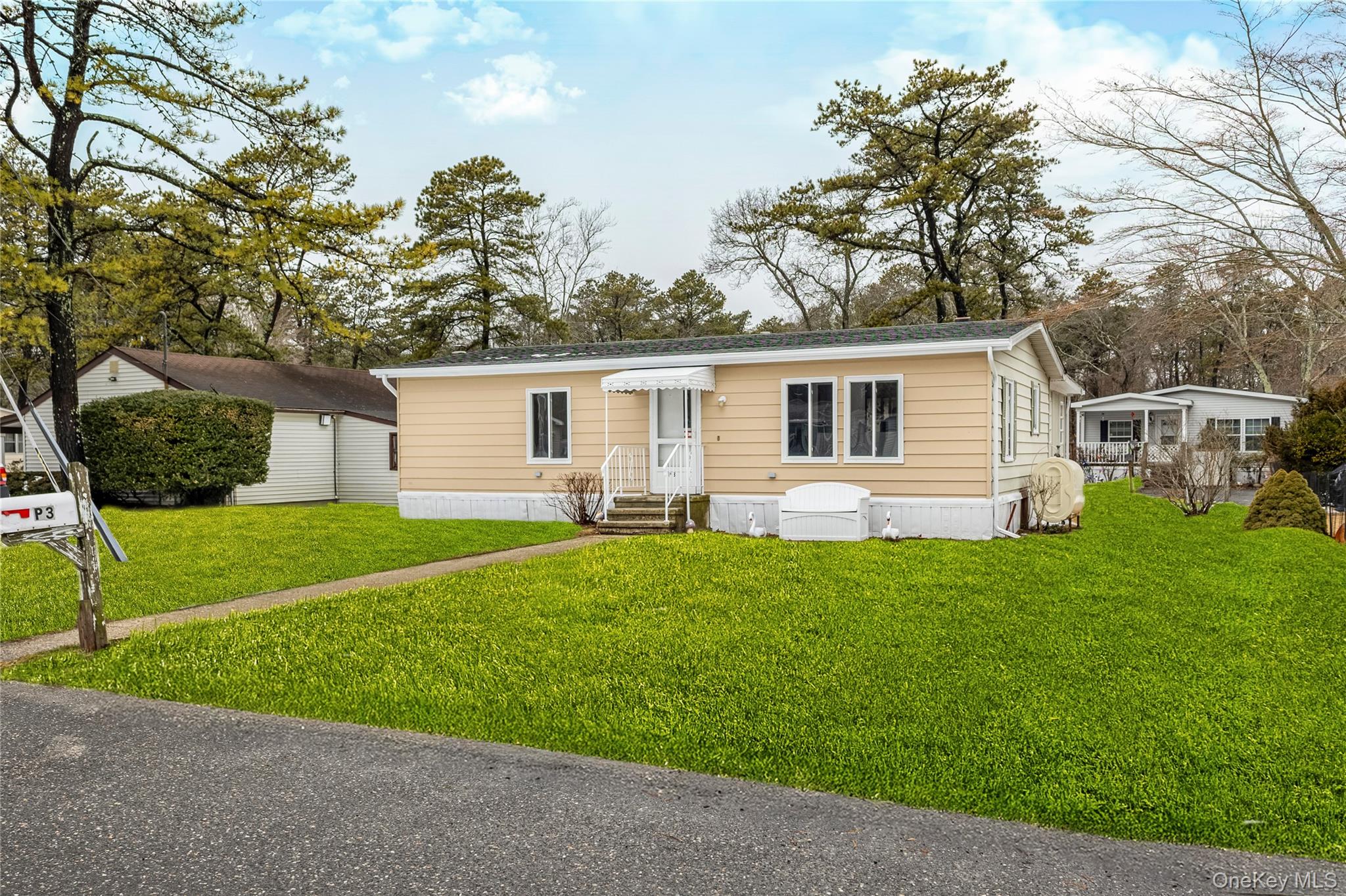 525 Riverleigh Avenue # P3, Riverhead, NY 11901