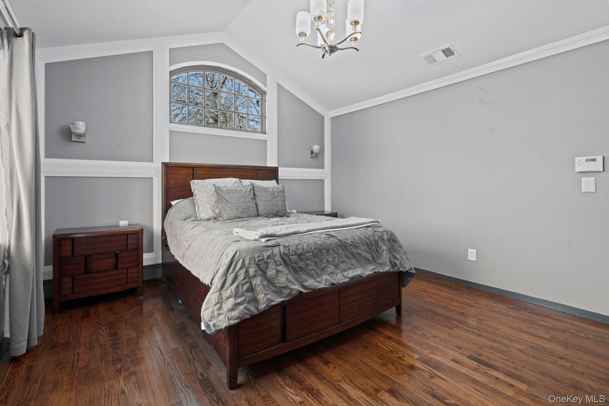 25 Cliff Road W, Wading River, NY 11792