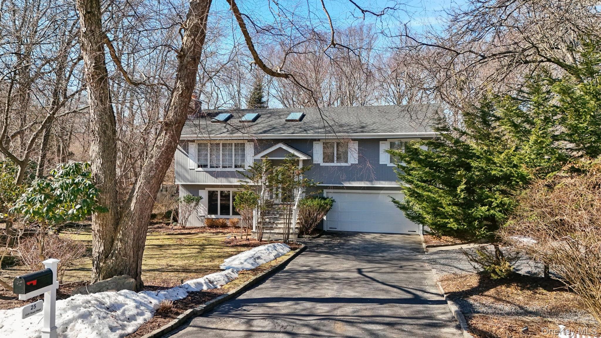 25 Cliff Road W, Wading River, NY 11792