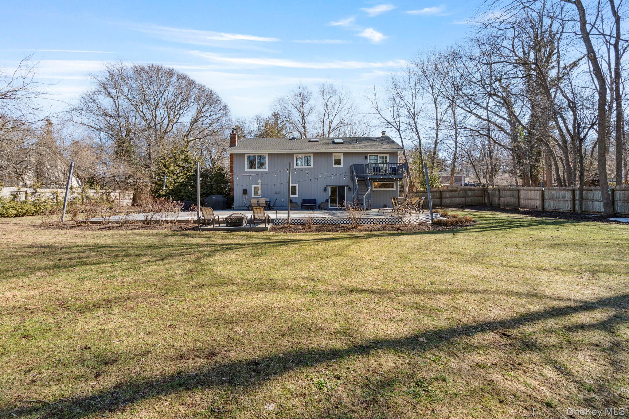 25 Cliff Road W, Wading River, NY 11792