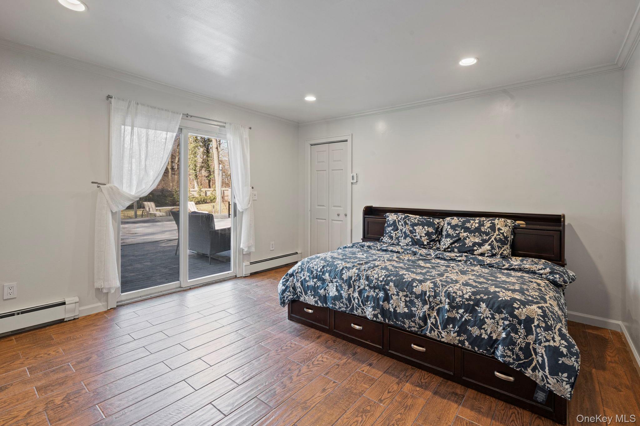 25 Cliff Road W, Wading River, NY 11792