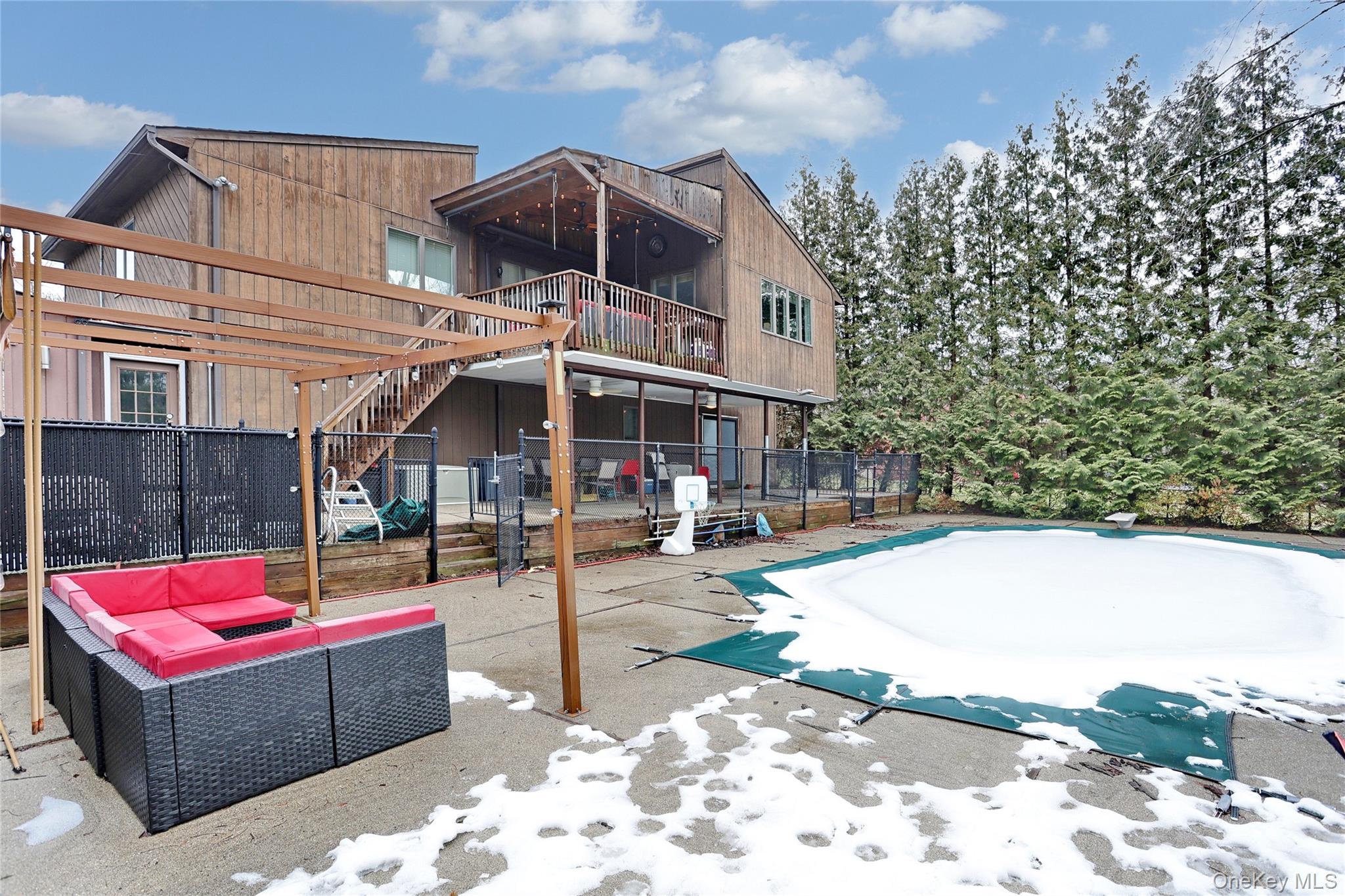 42 Cragmere Road, Airmont, NY 10901