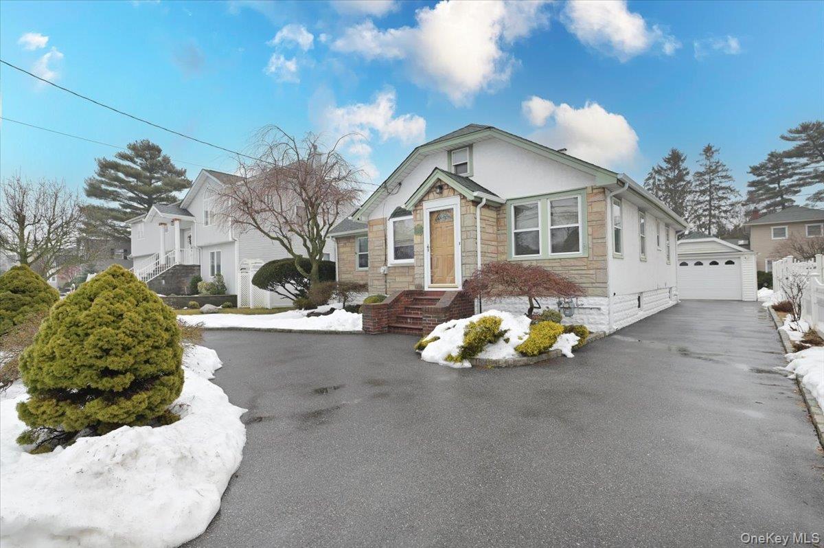 2016 Abbot Avenue, Merrick, NY 11566