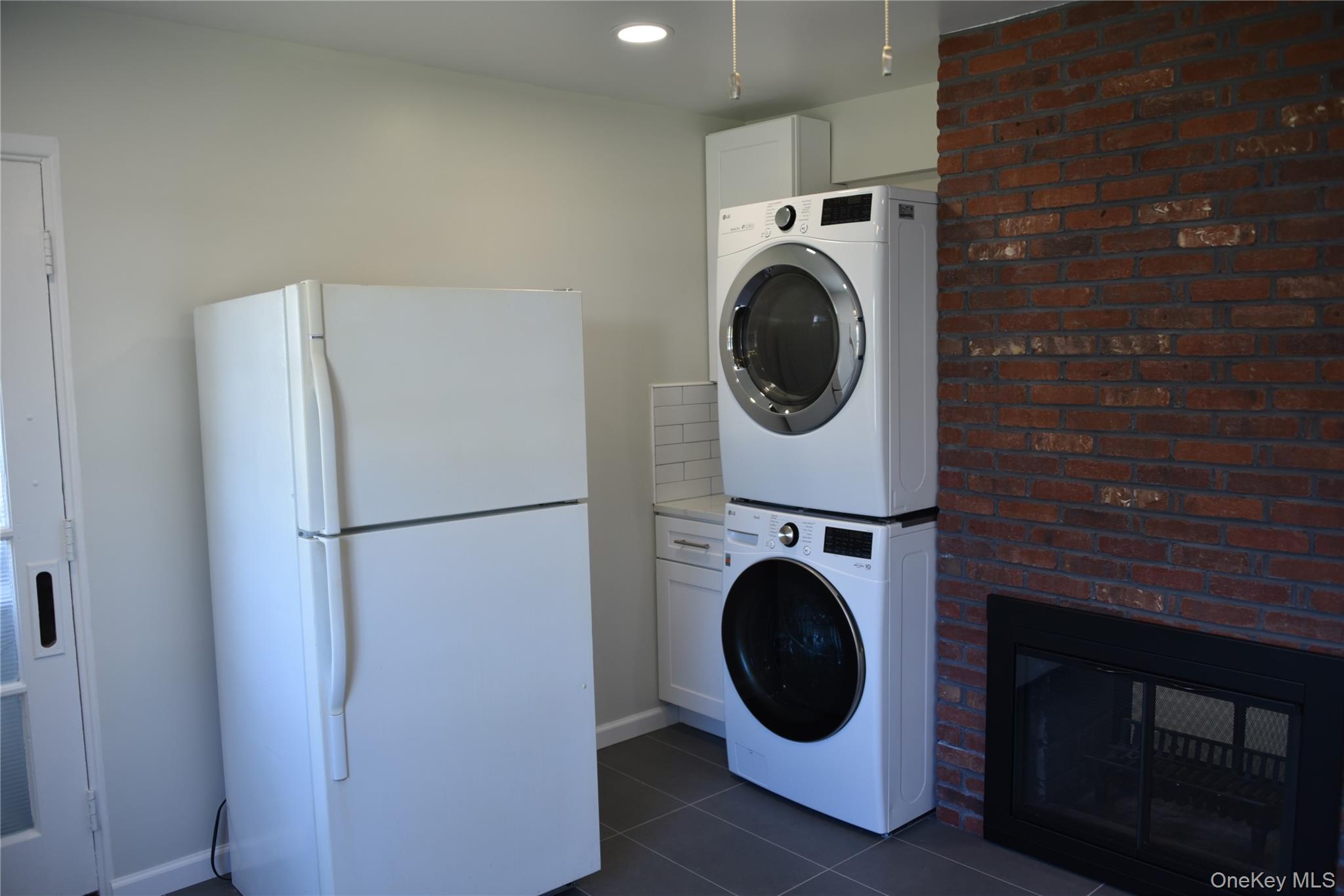 55 Acre Lane, Hicksville, NY 11801