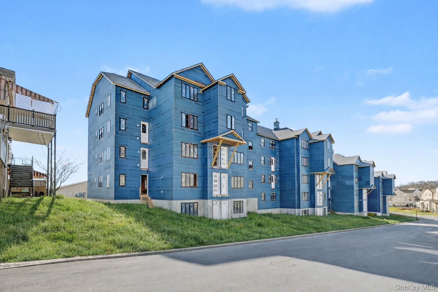 16 Chevron Road # 302, Monroe, NY 10950