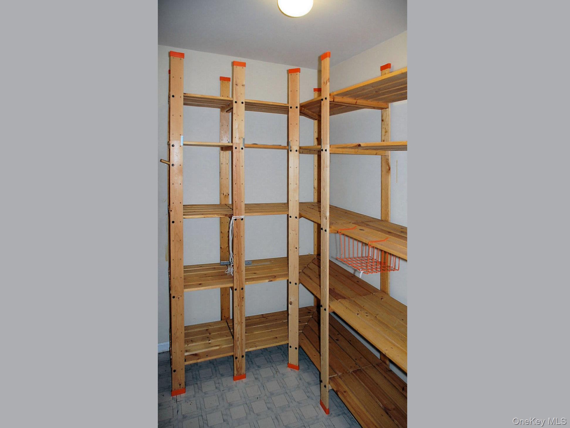 1404 Pondcrest Lane, White Plains, NY 10607