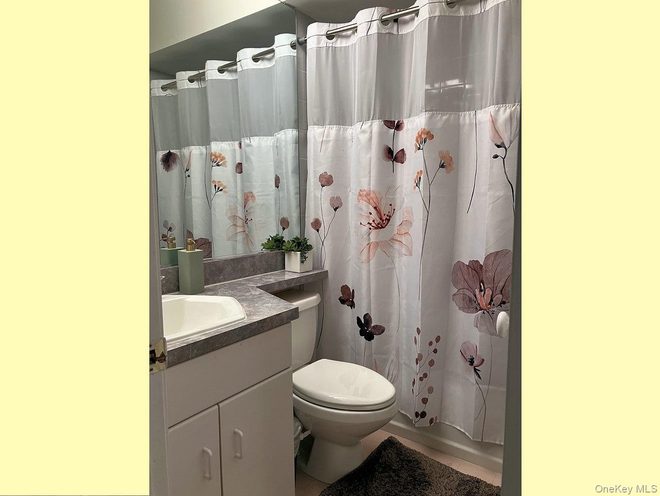 1404 Pondcrest Lane, White Plains, NY 10607