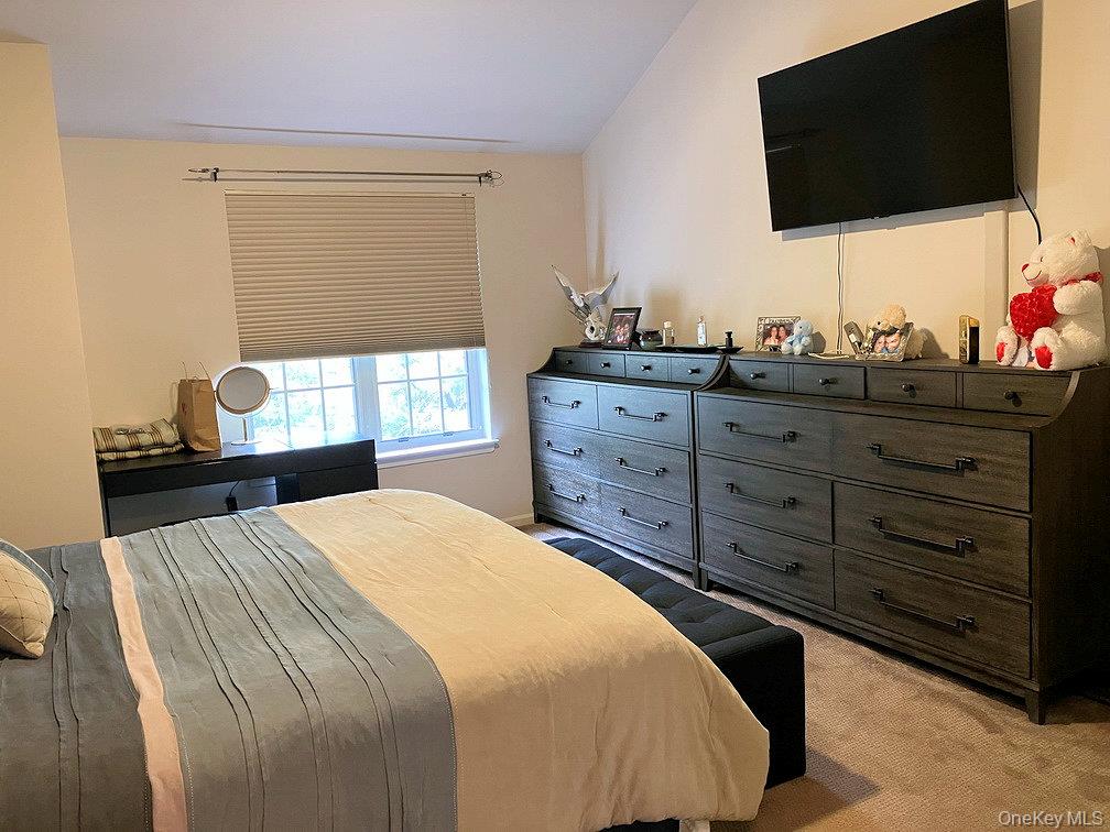 1404 Pondcrest Lane, White Plains, NY 10607