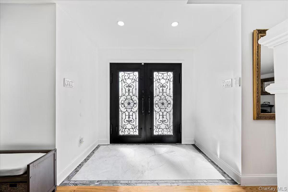 642 Lenore Lane, Elmont, NY 11003