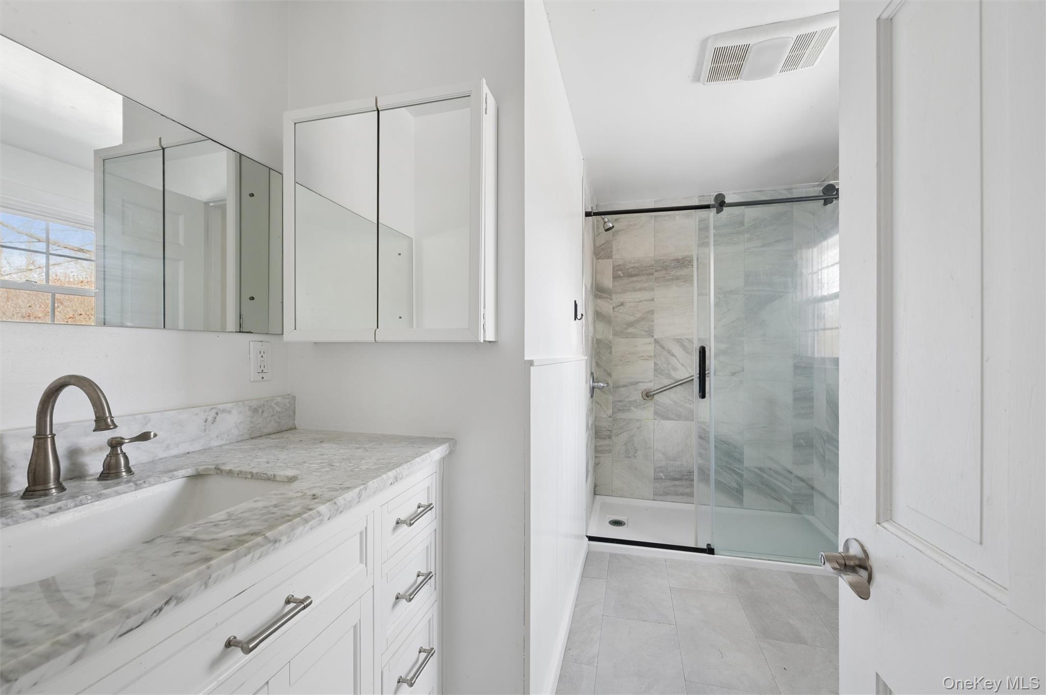 29 Squiretown Road # D, Hampton Bays, NY 11946