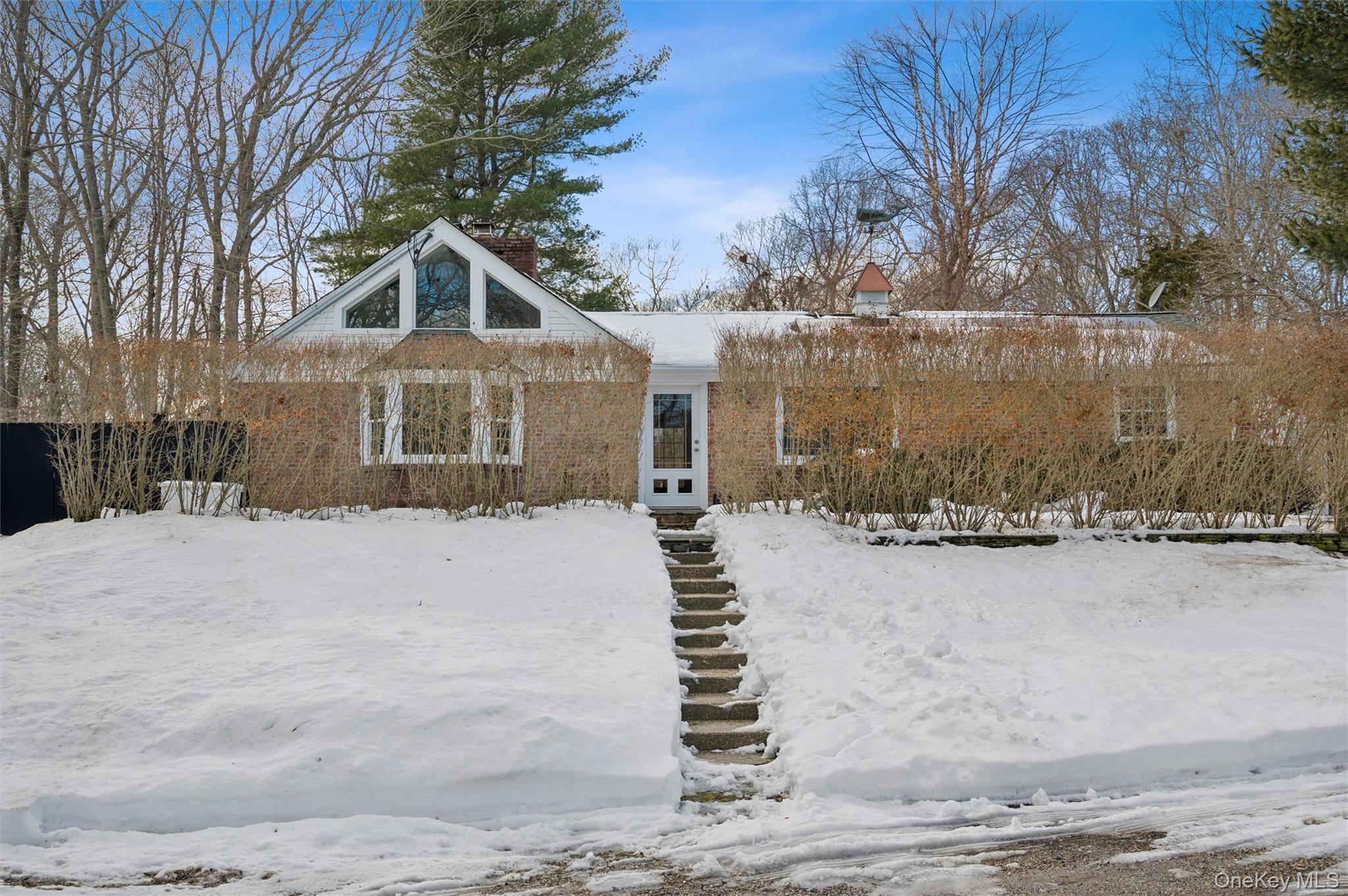 29 Squiretown Road # D, Hampton Bays, NY 11946