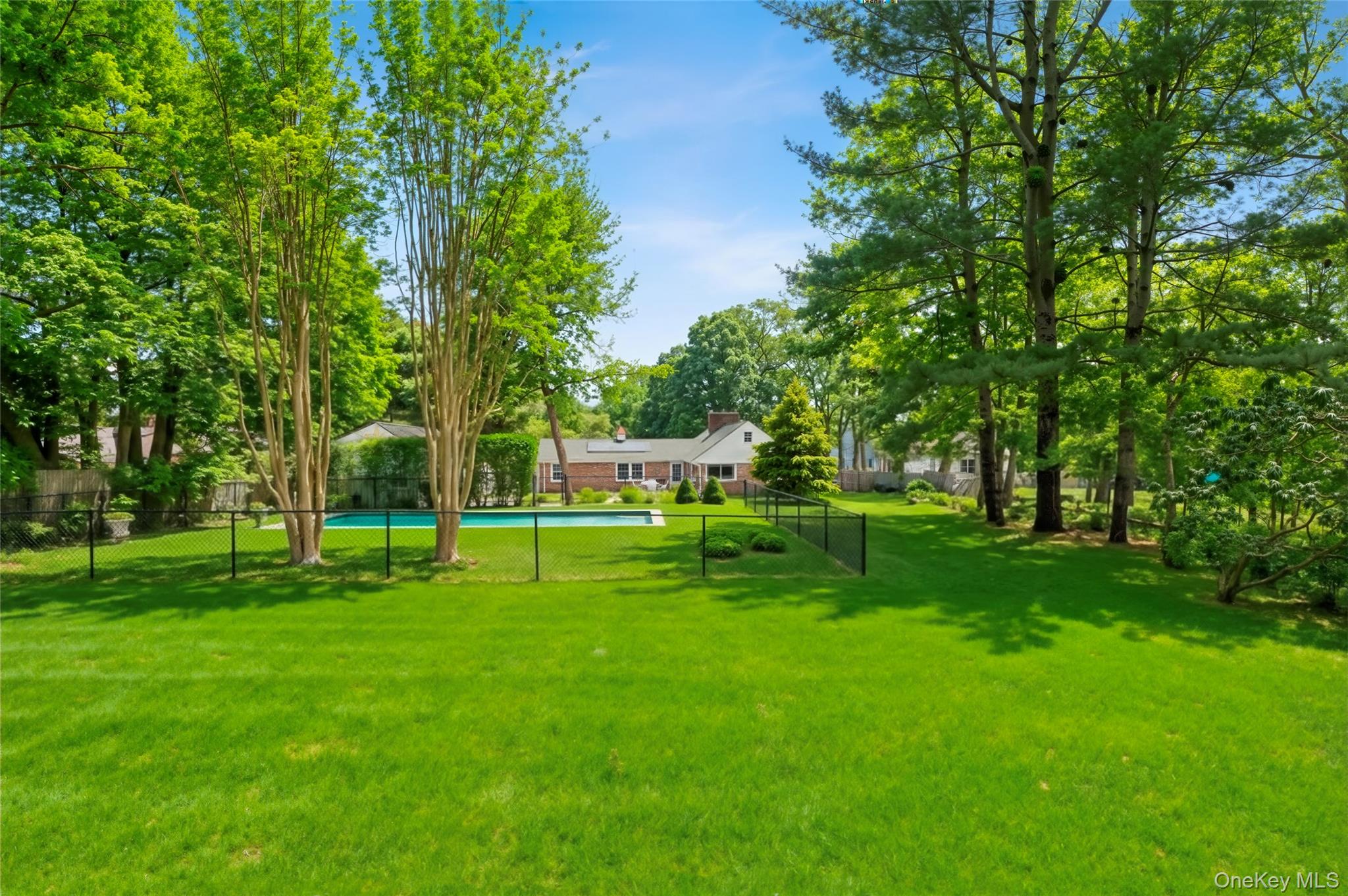 29 Squiretown Road # D, Hampton Bays, NY 11946