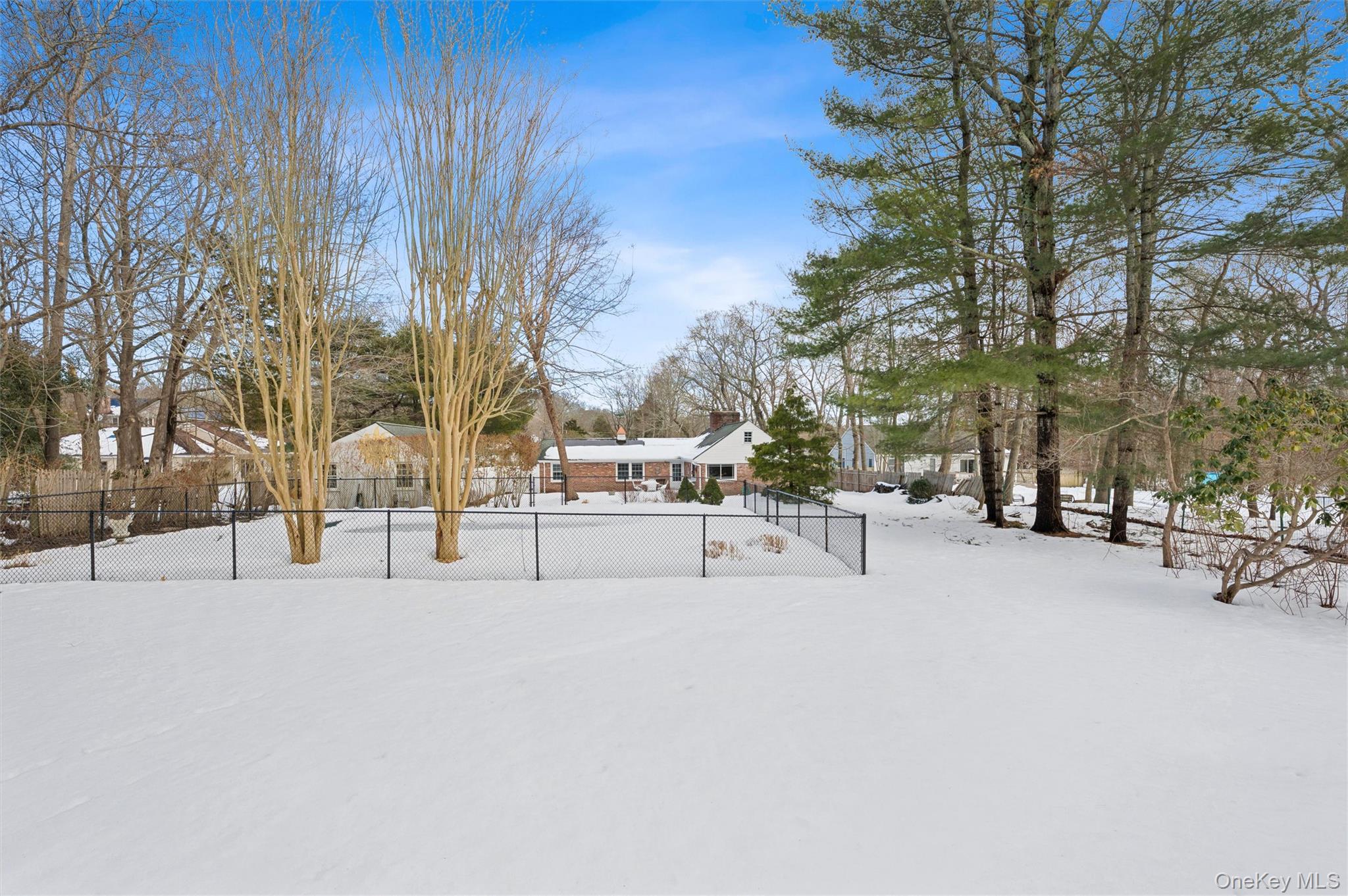 29 Squiretown Road # D, Hampton Bays, NY 11946