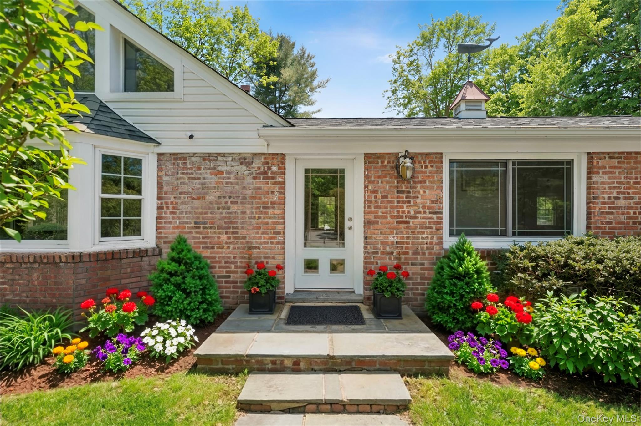 29 Squiretown Road # D, Hampton Bays, NY 11946