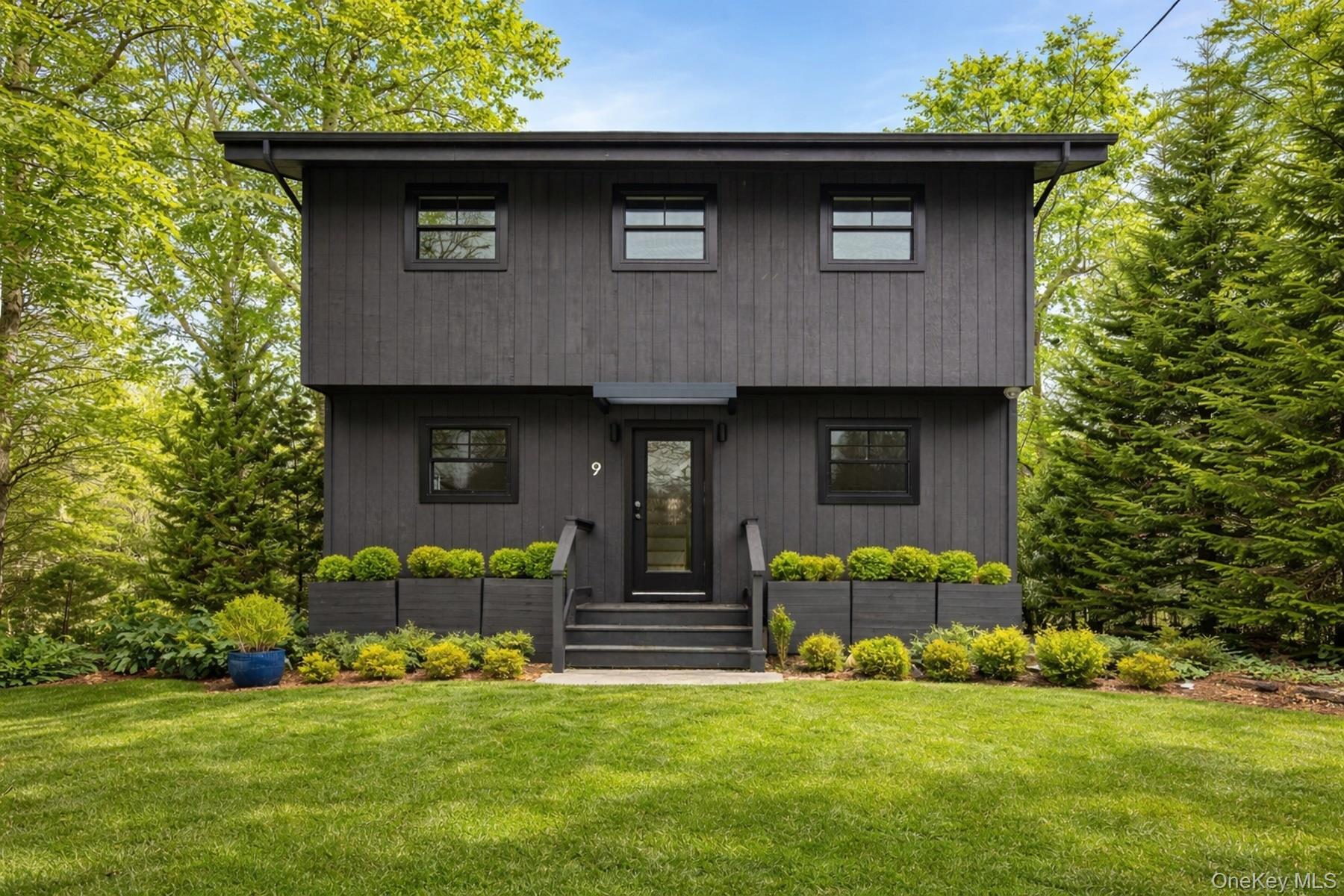 9 Helens Lane, Southampton, NY 11968