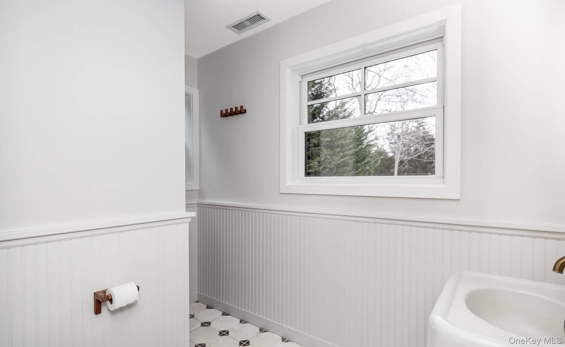 9 Helens Lane, Southampton, NY 11968