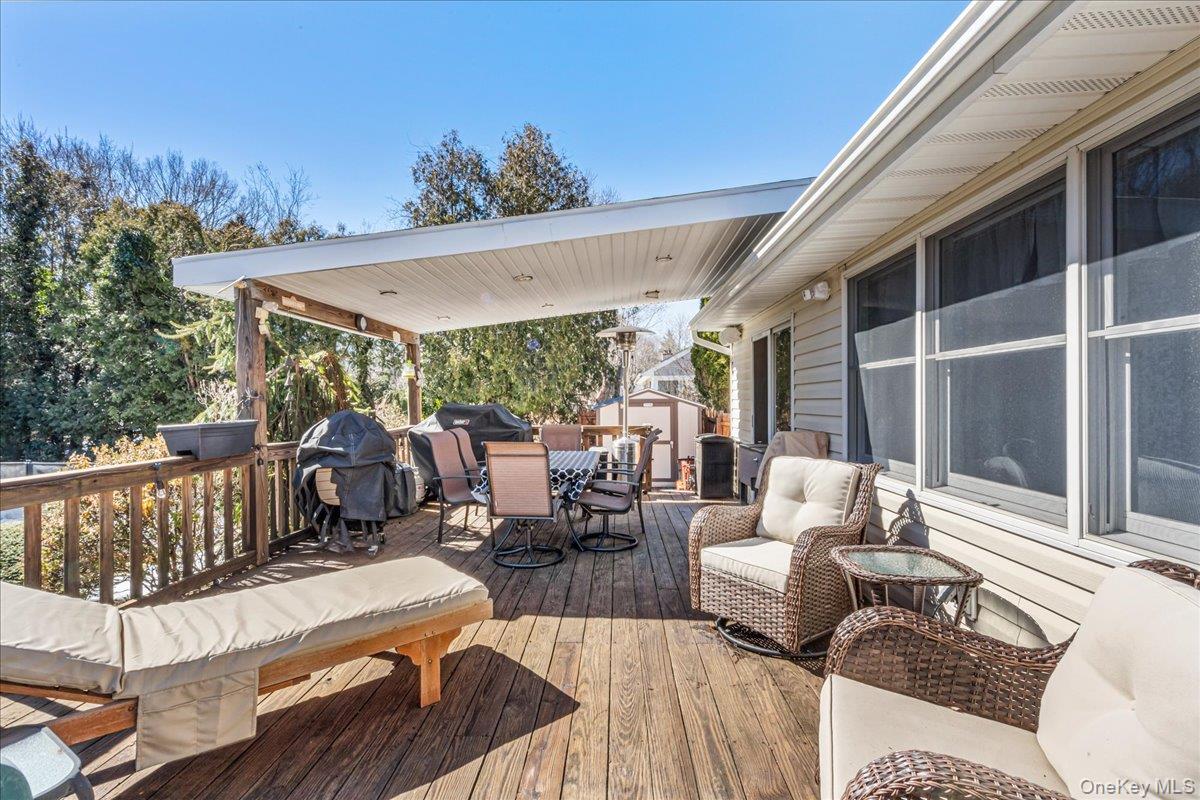 4 Andover Place, Huntington, NY 11743